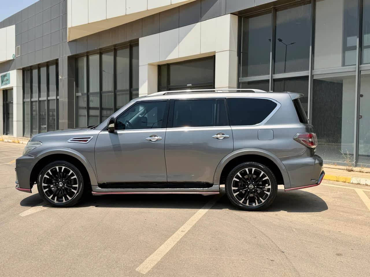 ﷽
‏ NISSAN ARMADA 2018 

▫️نيسان ( أرمادا 2018) فول مواصفات بدون فتحة

🔹فور ويل ( دفع رباعي )✅

🔹لون نفطي

◽️محرك ( V8 5.6L ) تمانية سلندر

🔷داخل بيجي

🔷ماشيه ( 72 ) الف  حقيقي

🔷سياره فول مواصفات بدون فتحة

🔷محرك _(5.6L)-(v8)

🔹گير محرك بشرط مامفتوح جديد كل على وضع بيلادي

◽️سيارة دعامي و لايت و بگلايت دوسات ويل كل محدث نيسمو 🔥📦

◽️سيارة بيها ( قطعتين و نص صبوغ ) بدون دواخل بشرط

🔹سيارة جديد حيل حيلوة نضيفة

🔹سيارة داخل و خارج كل جديد كل على وضع شريكة

◽️مواصفات

🔹( بصمة - رادار   - تشغيل عن بعد - صندوق شفت - ٧ راكب  - كشنات تتفيئة - كشن و ستيرن خزن -تبريد مركزي - حصاص أمامي و خلفي - لايت ليد و زينون - داخل فورميكا -  بعد )

◽️محرك كير  بشرط مامفتوح

سياره حيل نظيفه كلشي علي بلاد لوك

بسميً السنويه بشرط تحويل و خرامه

سياره مابيها دينار مصرف كامل من كل نواحي

◽️نظافه ١٠٠٪؜ كامل سيرفس بدون نقص و بدون مصرف سياره اي نقص مابيها 

4 أيطارات جديدة تاير و ويل نيسمو

نفسي يوم /تحويل و كاله حاظر

مكان / داخل سليمانيه🌆

◽️سعر _ 173$ 

◽️موبايل /***********
