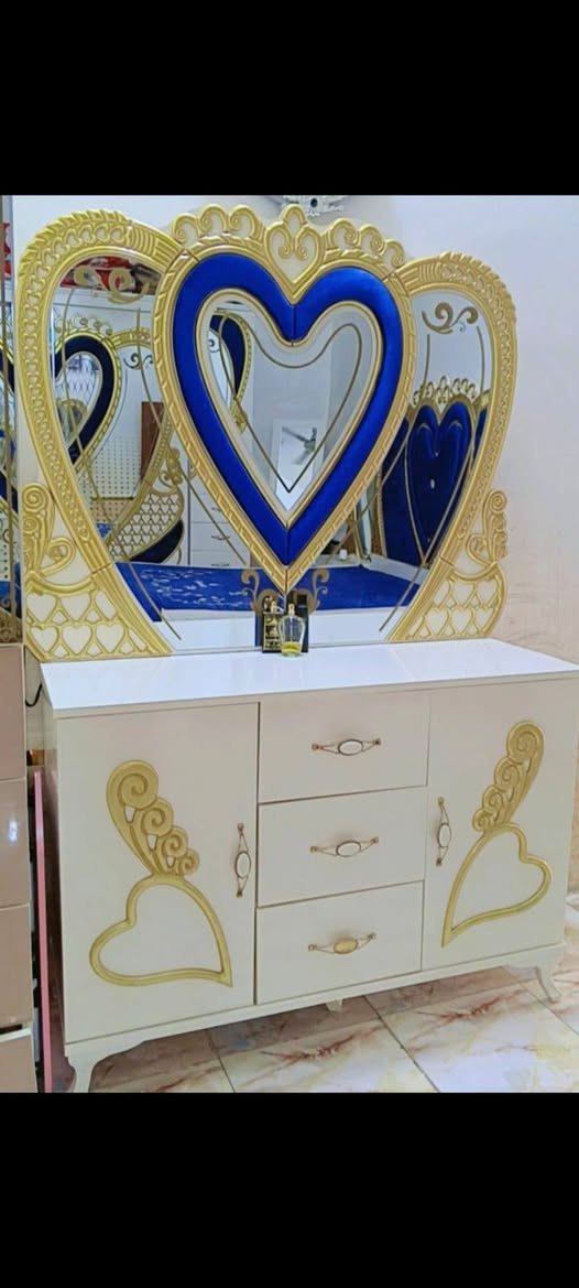 السلام عليكم للبيع غرفه نوم تركيه درجه اولى نضافه 90/100 تتكون من 9قطع معه دوشك هديه السعر 750 وبيهه مجال قليل العنوان السياحي الدعوم للتواصل على الرقم فقط مكلف بالنشر 
***********
