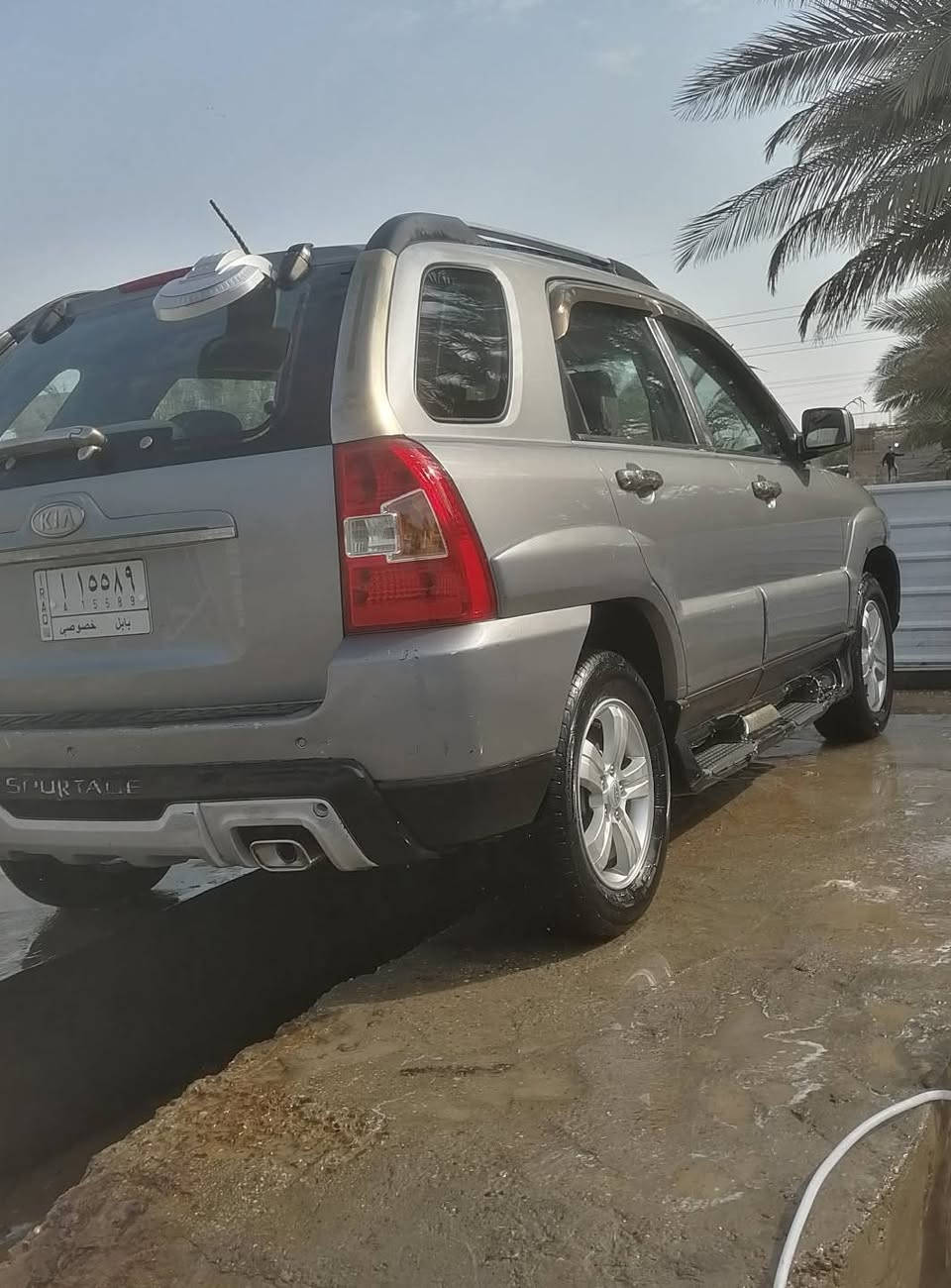 السلام عليكم
سبورتج موديل ٢٠١٠ خليجي 
السيارة مكفولة كفالة عامة فتحة وحساسات خلفية مكينة ٢٠٠٠ دوش منظومة تبريد جديدة مبدل منظومة كاملة 
السعر ١١٥ وبيهة مجال للاستفسار *********** 
رقم بابل ومكانهة بالحلة مركز
