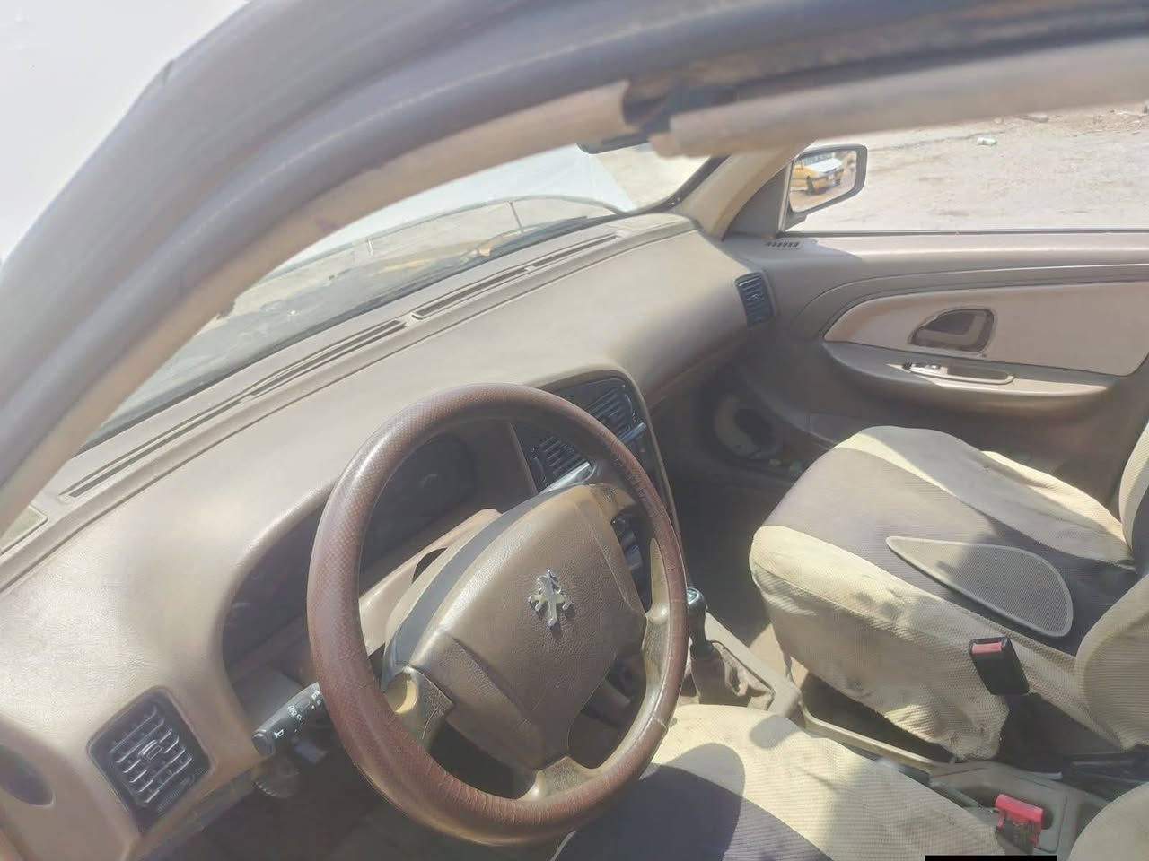 السلام عليكم بيجو 405 مكينه كير جدد تاير باتر كهربايات كلها شغاله مكان بابل صاحبها مواصله سعر ١٣ ***********
