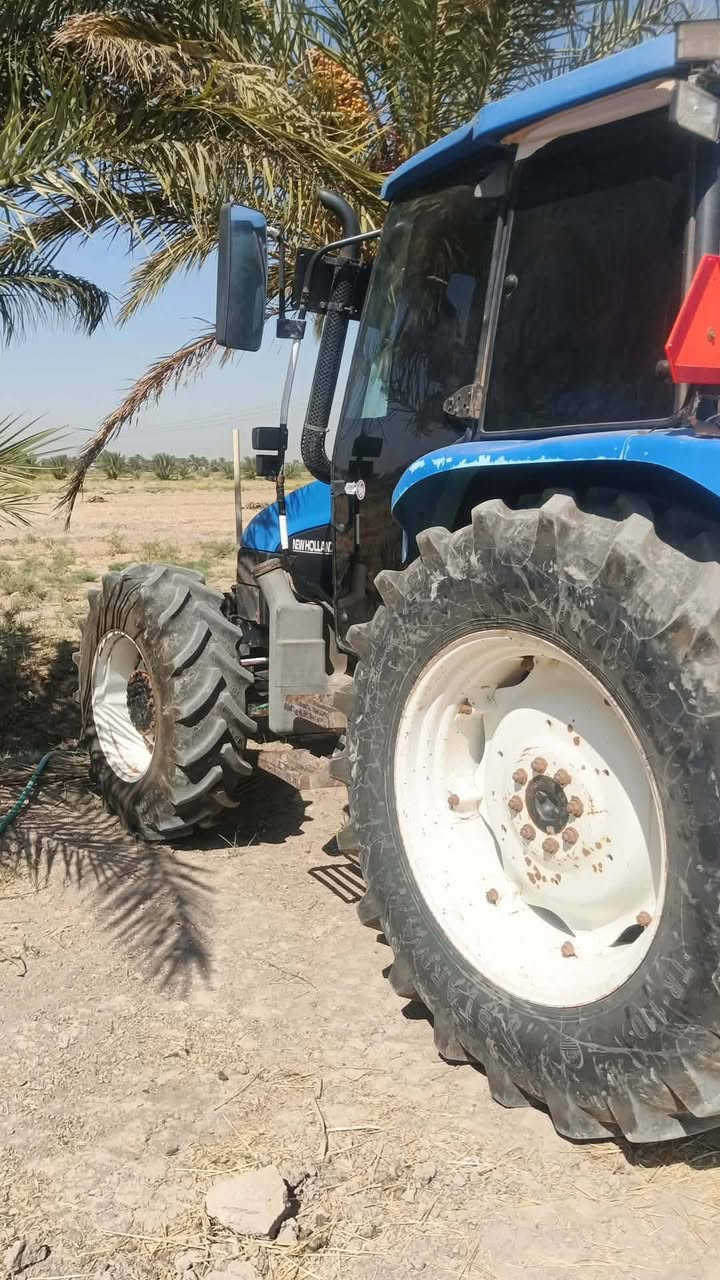 للبيع نيهولند موديل 2003رقم سليمانيه جاهزه للعمل استفسار ***********
