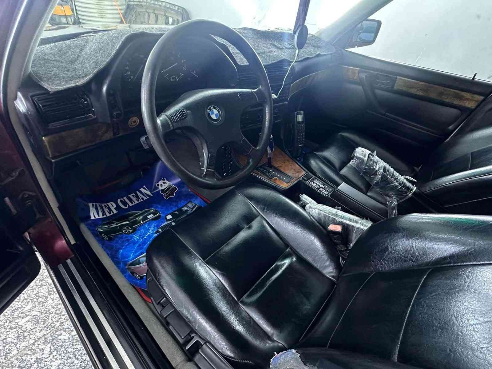 للبيع BMW  735 1991
رقم بغداد سنويه جديده
مكينه وكير جدد
حداديه كله جديه
تخم ويل وتاير وجديد مال حاويه
غرفه جديده
تبريد ثلج
كهربائيات كله شغاله 
سياره هستوه طالعة من الصباغ
جاهزه ما ناقصه شي 
مكاني ديوانيه
السعر 63 وبيه مجال
للاستفسار 
***********
***********
