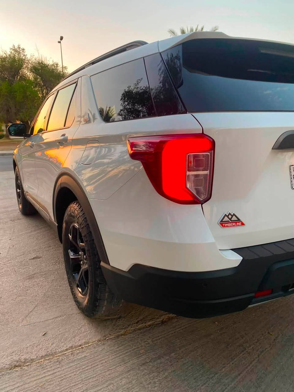 🚗 للبيع أو مراوس — فورد إكسبلورر 2023 Timberline 🔥
📍 بغداد
💰 السعر: 265 ورقة — قابل للتفاوض
🔄 مراوس بأقل — محتاج فرق بأقل
🚘 رقم السيارة: بغداد 
رقم الشاصي:1FMSK8JH1PGB89065

📊 المسافة: 29 ألف ميل
⚙️ المحرك: 4 سلندر 2300cc Turbo
🏁 الفئة: Timberline
🚘 الدفع: AWD / 4WD
🇺🇸 الوارد: أمريكي

🛠️ حالة السيارة:
• ضرر بارد فقط — بدون تبديل، بدون صبغ، تكحيل فقط
• إيرباك الستيرن وبرده راجع سستم
• صور الحادث مرفقة
• رقم الشاصي مرفق بالصور
• السيارة جاهزة للفحص والمعاينة

⭐ أبرز المواصفات:
• 7 أنظمة قيادة
• فتحة سقف بانورامية
• شفتات ستيرن
• بصمة أبواب 4
• بصمة تشغيل وتشغيل عن بُعد
• دبل سويج ريموت
• كاميرا خلفية
• مقاعد جلد لون زيتوني
• تدفئة الستيرن
• تدفئة المقاعد الأمامية والخلفية
• تحكم وتبريد خلفي
• شاشة كبيرة تدعم Apple CarPlay وAndroid Auto
• ترحيب عند الاقتراب
• داخلية لونين مميزة
• گير ماوس
• Auto Hold
• Auto Stop
• هندبريك بصمة
• رادار أمامي + جانبي + خلفي
• صندوق كهربائي
• تبريد مركزي
• باگ لايت LED
• دبل إكسل فور ويل

📞 للتواصل والاستفسار متواجد واتساب

***********9
