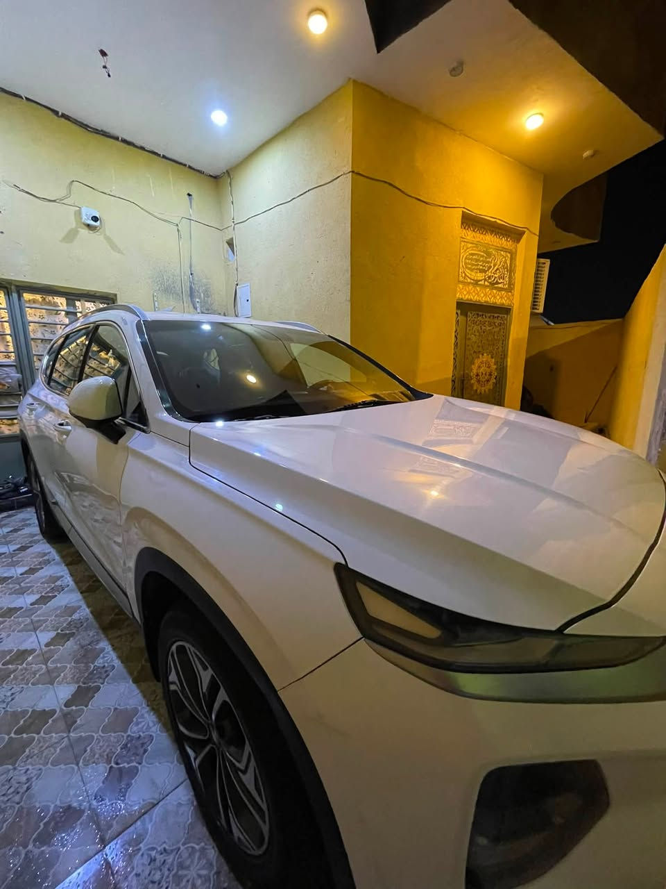 السلام عليكم سياره سنتافي 2019 رقم اربيل سنويه لل2028 مكينه كير كفاله السياره مكينته 2400 بيها بارد بالجاملق الامامي وطرف البنيد مصبوغ وبارد خفيف جوه رقم الجنطه مسحوب كارت فقط مواصفات السيارت لد امامي خلفي شفتات بالستيرن تحكم بالكراسي جنطه كهربائي 3 قطع تبريد تحكم ستيرن مرايت شفط دخول ذكي عند الاقتراب عينه ديجيتال شحن لاسلكي نضام سبورت السياره حساسات امامي خلفي رايده ب183 وبيه مجال للشراي عنواني البصره وهاذا رقمي ***********
