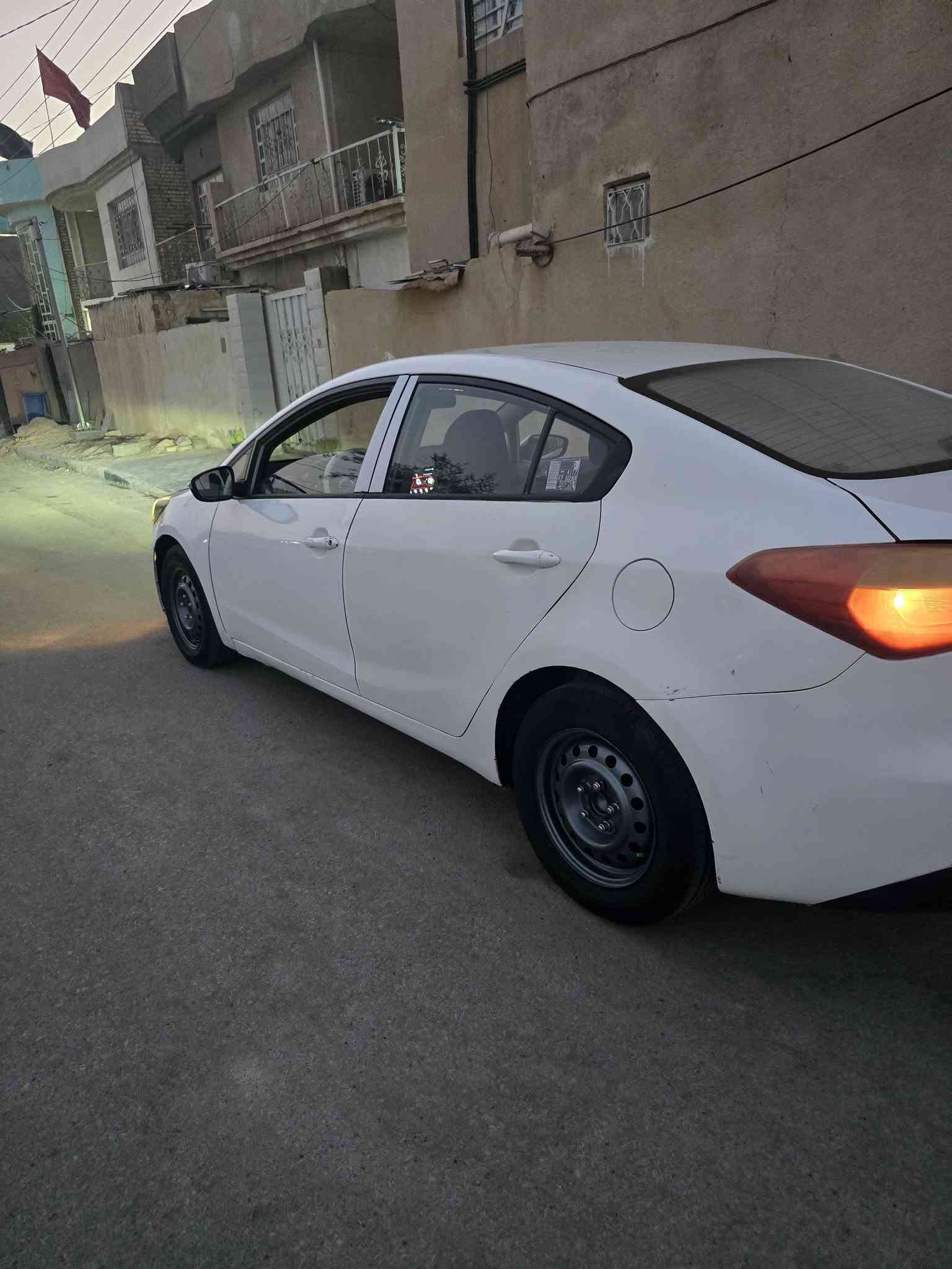 سيراتو موديل ٢٠١٤ خليجي بيه ٥ قطع صبغ ابيع حزام سياره بدون دواخل شرط بس صبغ مكينه كير تبريد حدادي كله جديد مكاني كربلا وسعره مناسب سعره ٨٧ وبيه مجال شراي يتصل ويدلل ***********
