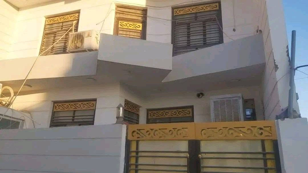 سلام عليكم بيت للايجار للايجار شارع 60 مقابيل المدهش مساحه 100 عدد الغرف 3 وصاله ومطبخ ومجمع صحيات ***********
