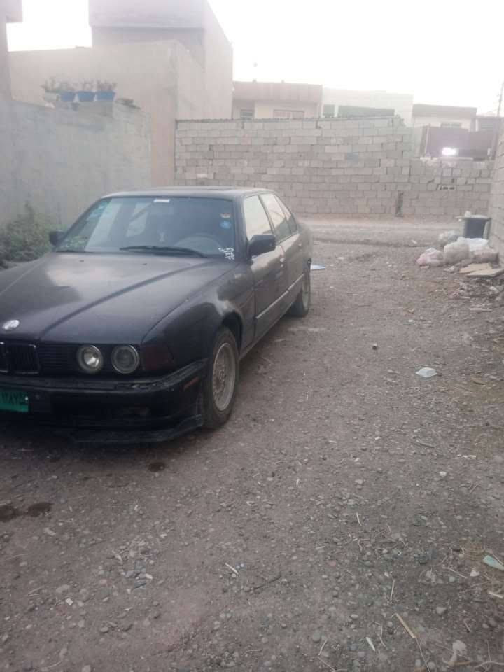 سلاوتان ليبي ئم بئيمه ته نهابوفروشتن كورينه وه ناكه م 740V8كيرومه كينه به شرت موديل94قه بات مواسافاته ئارمو واجيه يه به شرتي ئوليات ئارم ده هوكه جه مه كي بجوكي بيشي هه يه به س لاي سكني كرديه سياره كه بني شله ده بي بوخوت جاي كه ي سعري23مامه ليكي كه م له هه وليرم *********** أربيل, العراق
