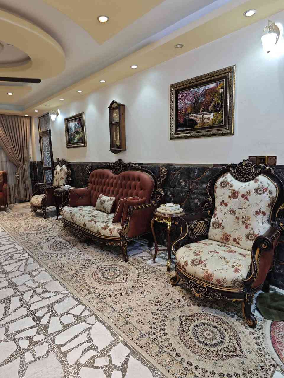 تخم زان اصلي ملكي عشر مقاعد مستعمل قليل مع 6طبلات ويه التخم مشتري من محمد النجار ب5 ملايين الله شاهد رايده بمليونين و700 مكانه بغداد الحسينية ***********
