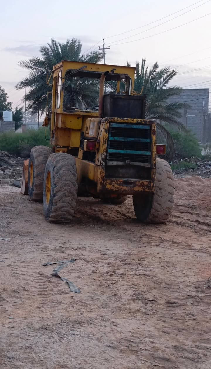 سلام عليكم
شفل كوماتسو حجم 60 محرك مالت 70 عادي
 وكير مالت 70مديل 1993 للاستفسار 

‏‪***********‬‏
‏‪***********‬‏
