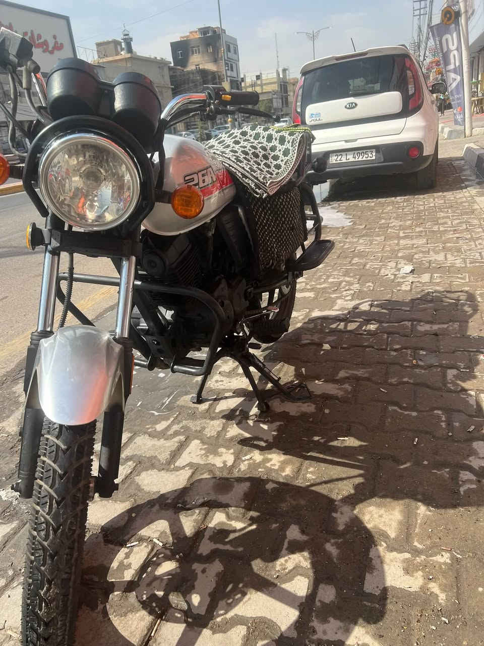 بسبب الوعود الكاذبة دايون نفخ موديل 22
لون رصاصي 
نضافت الدراجة مثل البصورة 
أჂ̤ نقص مابيها بس يمكن رايدلها فيوز  ، ﻼن الشاير يعلكن مرات يشتغلن مرات يعلكن مادري 
باتري جديد مبدللها تخم تايرات جدد شادلها 
سواد الدراجة مرتبة مكحلة 
عنواني كربلاء 
السعر 1350 وبيها مجال حك الجية 
***********
