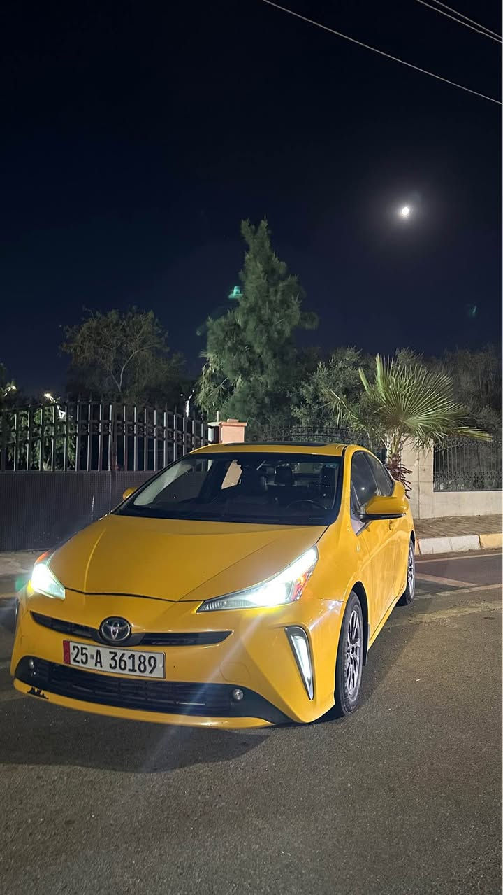 ‏تويوتا بريوس هايبرد موديل 2022
اللون :- اصفر تكسي 
قوه المحرك :- 1.8 Hybrid
بصمه 
بصمه ابواب 
تحكم ستيرن 
رادار امامي 
كامره خلفيه  
ثلاث انضمه قياده 
‏SPORT.ECO.NORMAL.
تبريد شاشه بيانو 
شاشه دشبول الكتروني  
مانع انزلاق
تحديد مسار
لايت LED 
كشنات تدفئه
بروجكتر عداد سرعه 
حساسات ابواب 
بقيت المواصفات معروفه 
السياره حادث فقط الجاملغ الايمن وتكحيل بالباب 
 للاستفسار الاتصال ع الرقم
***********
السعر (142) ورقه وبيها مجال كركوك, العراق
