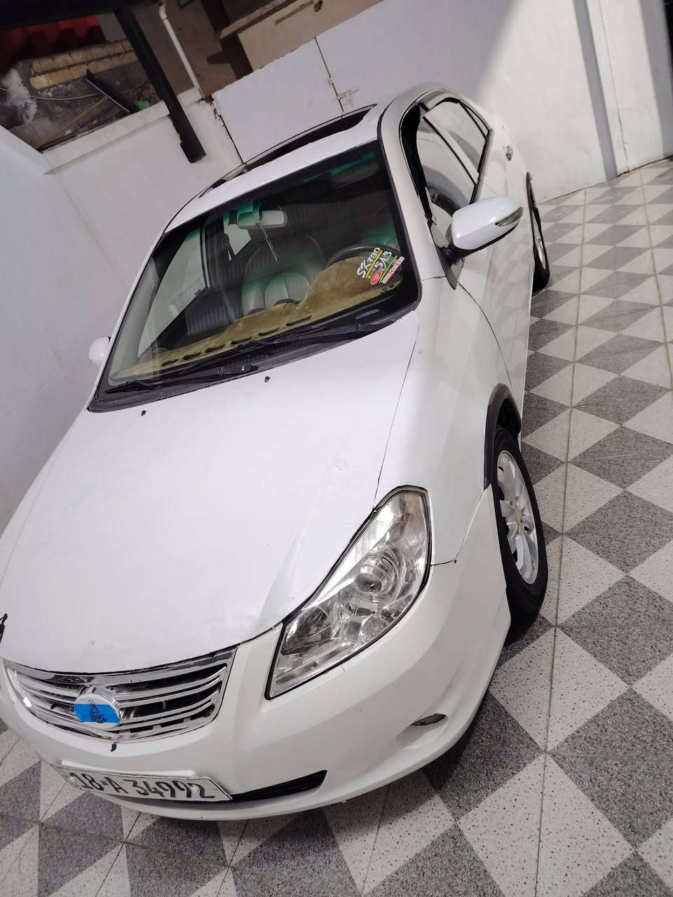السلام عليكم BYD. G3.  2013 كير اوتوماتيك المرغوب السعر 43$ وبيها مجال بصيط
السياره بعدها ما معمره  يرادلها تعمير اخياسات 
 كير ومحرك شرط الكفاله   منظومة تبريد  جديده
  تخم تاير  جديد صبغ وياله حراري 
حساساتها كهربائياتها  شغاله 
صدرها جديد  محرك جديد سيارة ما عايزها اي شي فول مواصفات  سياره حلوه وشرط الفحص
 رقم بابل 18  انكليزي باسمي والتحويل مباشر  جديده سنويه جديده سياره جاهزه   السعر 43 مكاني بغداد المحموديه 
رقمي *********** 
واتساب ، متوفر
