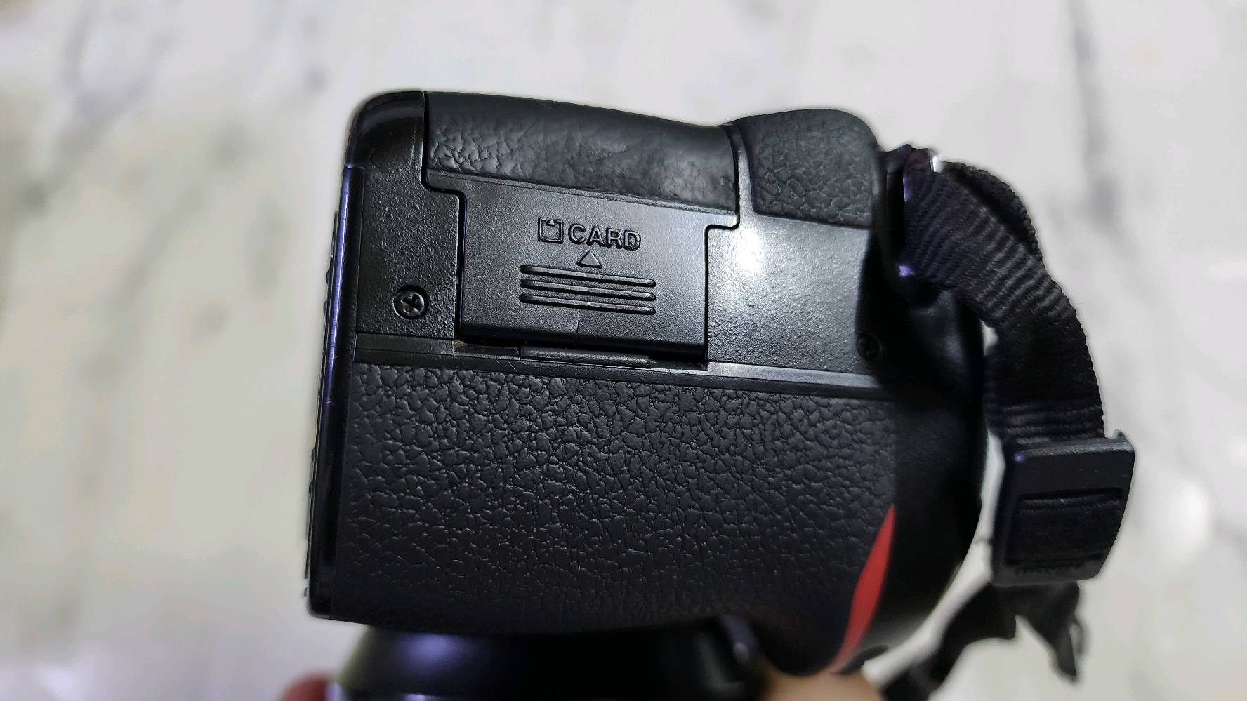 كامرا نيكون d7500 nikon 
مع عدسة 18-140
بطاريات عدد ٢ نيكون اصلي
شاحنة بطاريات.
الكامرة نظيفة جدا.
متوفر توصيل.
سعر الكامرة فقط ٦٠٠ الف.
سعر الكامرة مع العدسة ٧٥٠ الف.