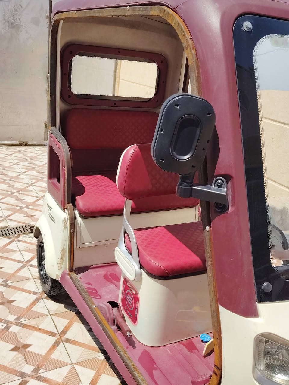 السلام عليكم تكتك شحن صالة شهرين من طالع من الوكيل سعرة مليونين وبي مجال اليريدة يخابرني رقمي ***********
