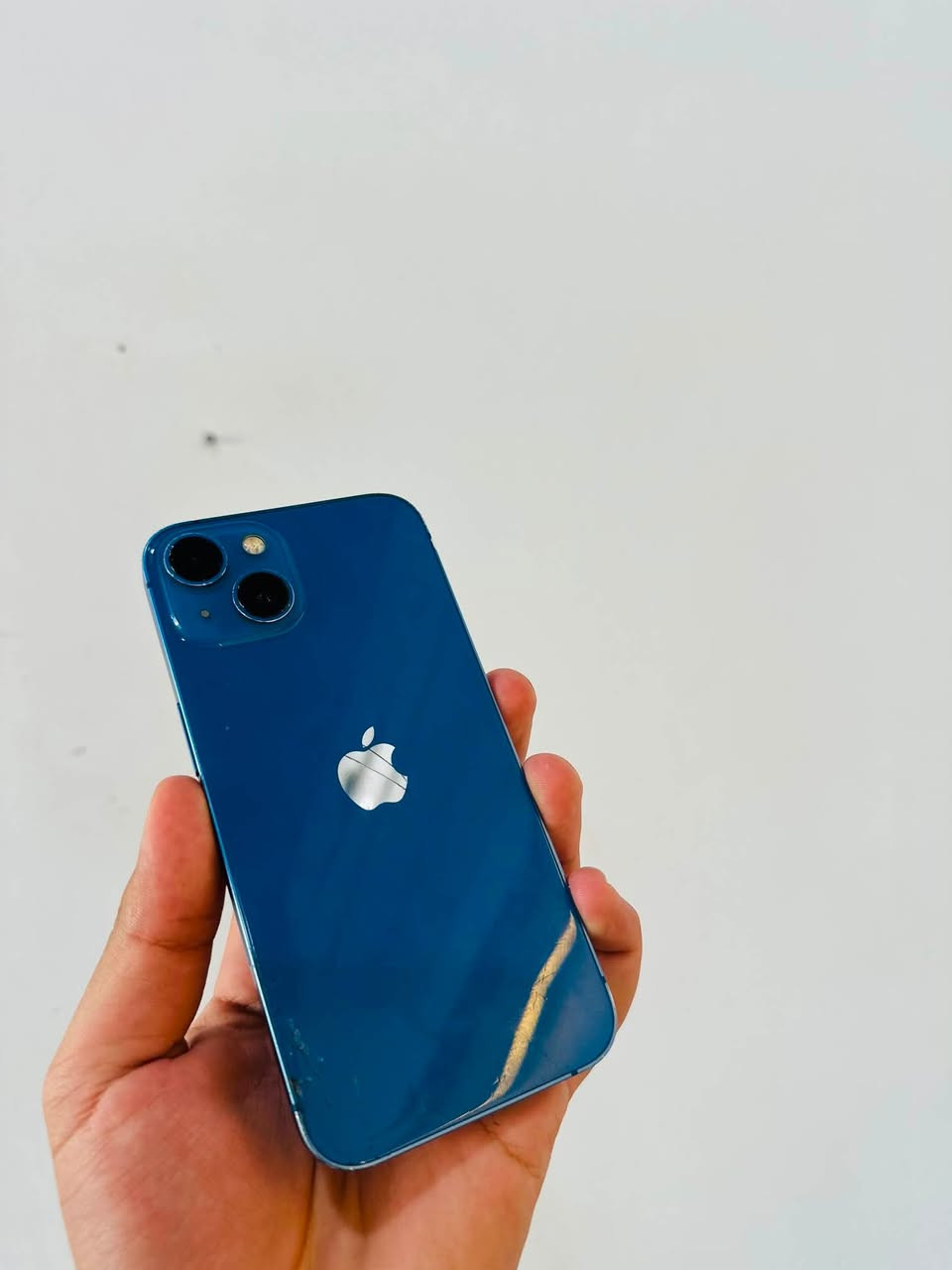 للبيع ‏iPhone 13
الجهاز بلادي 
وتر
فقط ظهر مكسور وممبين
ممفتوح ولاشايف الصيانه 
ذاكره 128
بطاريه 75
نضافه 85✅
الجهاز كله شغال✅
كامرات ✅
صوت✅
سبيكر✅
السعر 335🔥
للستفسار ***********
العنوان صلاح الدين تكريت

