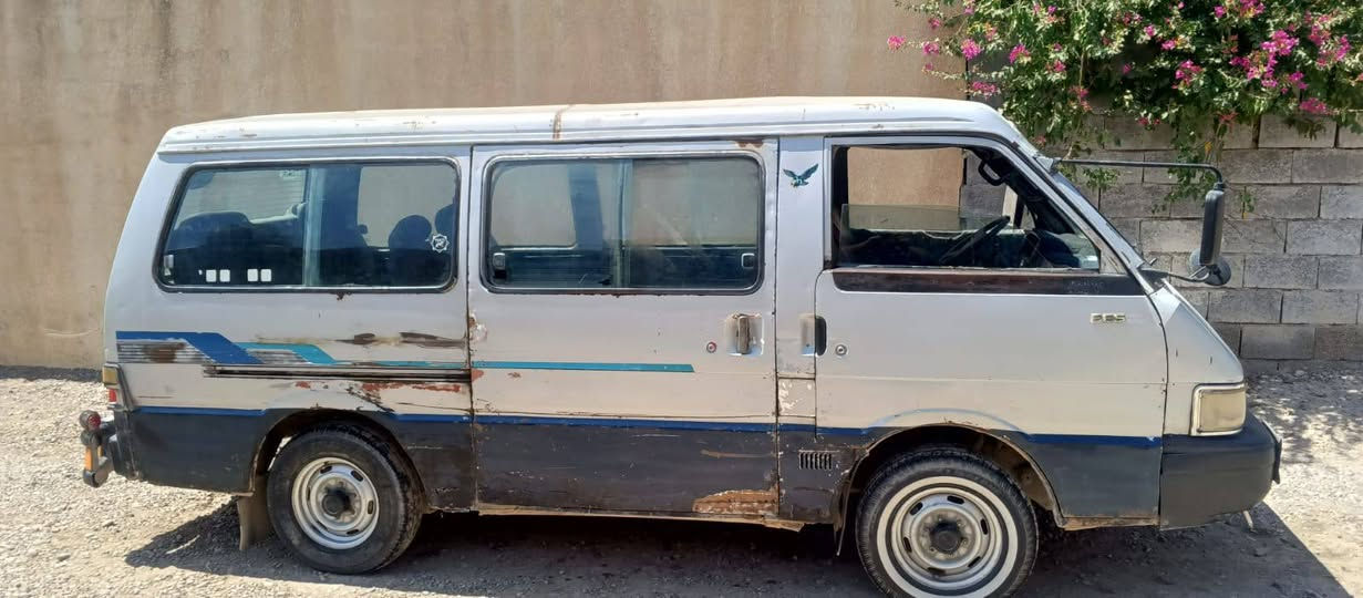 السلام عليكم سيارة بستا موديل94 جاهزة من كلشي السعر 22 وبيها مجال الرقم ***********
