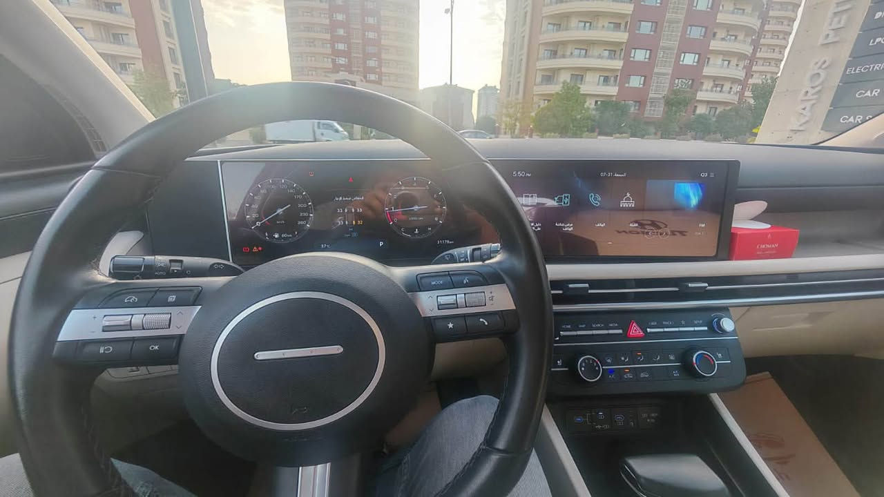 هۆندا تەکسۆن ٢٠٢٥ 
هۆندای تەکسۆن ٢٠٢٥  کلین بێ بۆیاخ  سفری ئیرەیە 
تەنها ٣٢ هەزار کیلۆمەتر رۆشتوە 
زۆر پاکە و یەک دینار مەسرەفی تیا نیە 
بەناوی خۆمەوەیە تا ٢٠٢٣٠ تازەیە 
بە شەرتی تەحویل و غرامە 
کامل جاهیزە 
بە شەرتی گیرو مەکینە و تەبرید 
کوشن کارەبا و کوشن جلد و تەبرید و هیتەر 
سنوق شەفت 
ئاوینە کارەبای 
چوار جام کارەبەی و بەسمە 
حاسەی پێش و دواوە 
ویل ١٩ 
ناو کریمی و رەش
ئاوینە کارەبای 
ئاوینە هیتەر 
ئاوینە شەفت 
پەردەی شەریکە 
تەبرید مەرکەزی 
لاید زینۆن و کامل عەدەسە 
لایت لید پێش و داواوە 
بەسمە شەخال 
بریک بەسمە ئوتۆ هۆلد 
٤ مۆدی لێخورین 
دوو بەسمە 
کامیرە 
کامل شاشە و گێچ بەیەکەوە 
گێچ کامل ئەلیکترۆنی
کارپەلی و ئەوتۆ ئەندرۆید 
دەرگا بەسمە
تەنها یەک بست پیدی ئاری ئەویت بە سنوقەکەوە 
چاکم نەکردوە تا ئیستا 

٢١٢ گەڵا یەک تۆز مەجاڵ
***********

