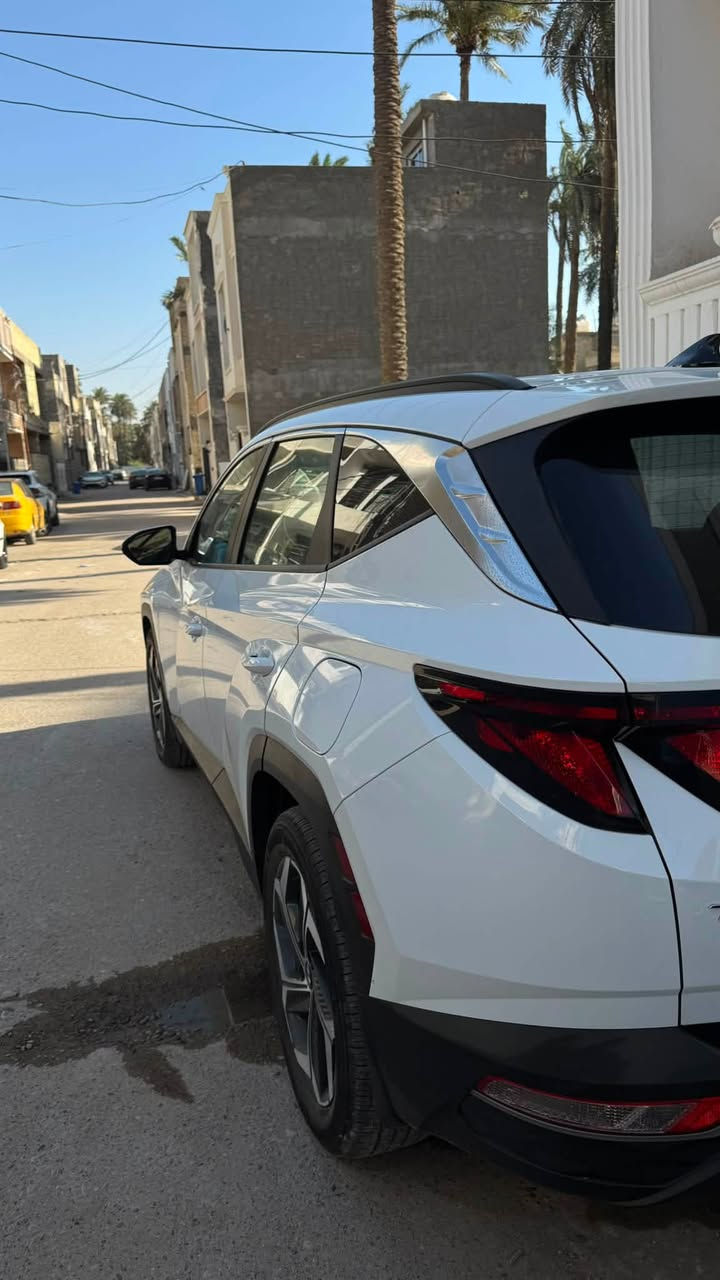 🚗 للبيع — هيونداي توسان 2024 (SE) وارد أمريكي 🇺🇸
🔹 الموديل: 2024
🔹 الفئة: SE
🔹 الاستيراد: أمريكي
🔹 الممشى: 35,000
🔹 نوع الوقود: بنزين ⛽
🔹 المحرك: 2500 سي سي GDI

✨ المواصفات:
✔️ شاشة عريضة
✔️ كاميرا خلفية
✔️ حساسات
✔️ بصمة تشغيل
✔️ نظام Apple CarPlay
✔️ إنارة LED
✔️ كراسي قماش
تشغيل عن بعد 
كرسي كهرباء 
كراسي مدفئة 

⚠️ ملاحظات:
🔸 ضرر (بنيد + دعامية)

💰 السعر: خاص

📞 للتواصل: ***********
📍 الموقع: بغداد
