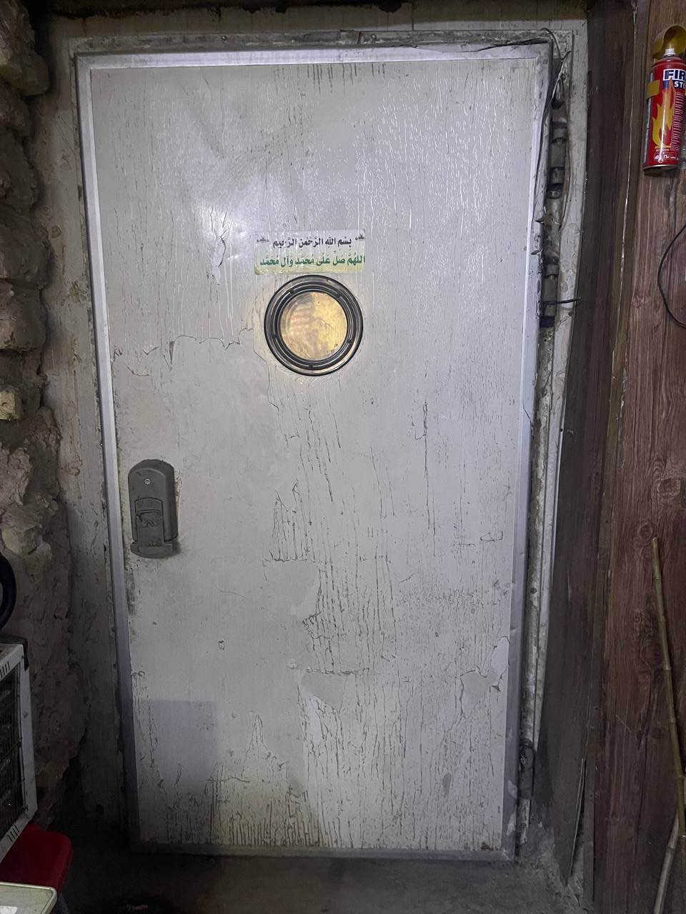 للبيع براد تجميد 5 طن شركة Sarbuz Isı
ثري فيز 
مع السندويج وباب جديد وبورد كامل ينزل حتى 22_ حسب الحاجة 
حجم الغرفة 3*6 (18 متر مربع)
مكان البراد فوق السوك 
عنواني بغداد الحسينية السوق الكبير 
***********

السعر فقط براد 14 $
تريد سعر كامل  براد وسندويش وبورد وباب 20$ بغداد, العراق

نص مكتوب في الصور:
- قص