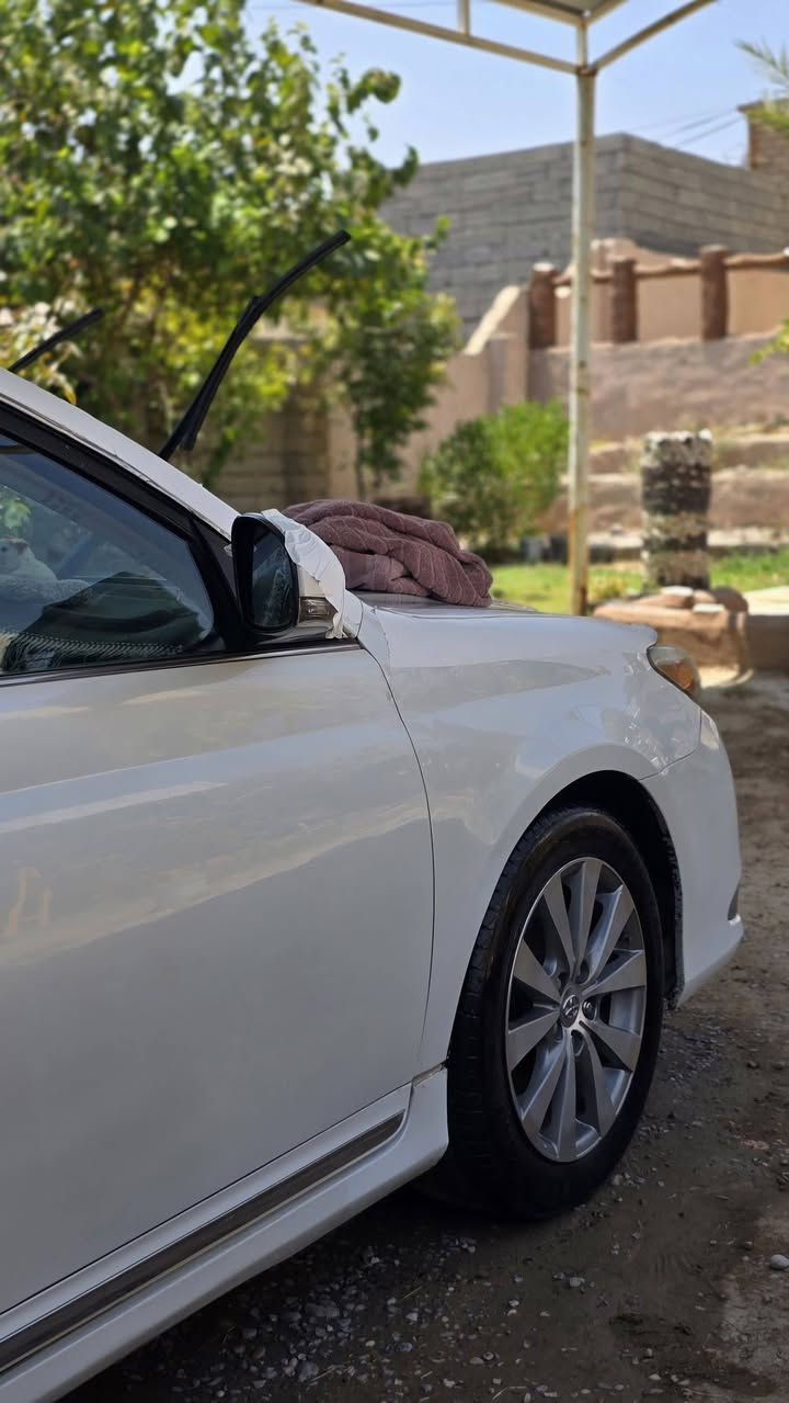 أفلون  Limited 2012 فل أوبشن،
السعر 150$ 
***********
✅رقم بغداد مشروع وطني
✅ محرك V6 __ 3600 
✅ بردات خلفية كهربائية.
✅ تشغيل بصمة (زر تشغيل) مع دخول ذكي Smart Key.
✅ 6 بصمات 
✅ ثلاث أنضمة قياده 
✅ مقاعد جلد مثقبة.
✅ تبريد وتدفئة للمقاعد الأمامية.
✅ ذاكرة لمقعد السائق والمرايا.
✅ثلاث وضعيات للمقاعد 
✅ مقاعد كهربائيه.
✅ نظام صوت JBL بـ 12 سماعة مع سابووفر.
✅ مصابيح زينون HID مع تعديل تلقائي.
✅ مساحات أوتوماتيكية بحساس مطر.
✅ فتحة سقف كهربائية.
✅ مثبت سرعة.
✅ تبريد أوتوماتيك ثنائي المناطق.
✅ مرايا جانبية كهربائية، مدفأة، مع إشارات وذاكرة.
✅ مقاعد خلفية قابلة للإمالة.
✅ تحكم من المقود بالصوت والهاتف.
✅ بلوتوث، USB، AUX.
✅ حساسات ضغط الإطارات.
✅ نظام الثبات VSC.
✅ مانع الانزلاق TRAC.
✅ ABS وBA وEBD.
✅ 7 وسائد هوائية. �
 الضرر قطعتين
