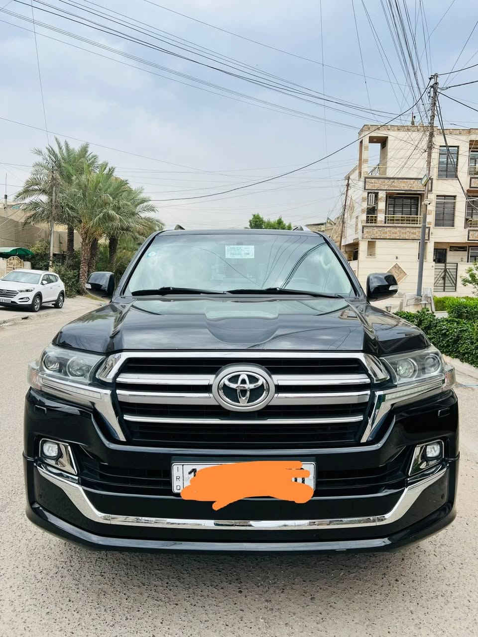 السلام عليكم
سياره للبيع نوع تيوتا لاندكروز موديل 2019 ساز باب اول فول مواصفات 
 رقم حديث السياره بأسمي 
ماشيه 70 الف حقيقي
السياره مكفوله كفاله عامه 
 مغلفه PPF ضمان عشر سنوات 
محرك 4000    6v
مواصفات
بصمه تشغيل 
خمس بصمات ابواب
تشغيل عن بعد 
كشنات جلد 
كشنات ثنين كهرباء 
فتحه سلايت 
دبل ماوس 
عداد ليزري 
مري شفط +قلاب 
8ايرباك
جنطه شفط
حساس امامي 
حساس خلفي 
جنطه كهرباء
شاشات خلفيه 
كامره 
زراكات 
وباقي مواصفات الساز المعروفه
السياره جديده 
السعر 495$ وبيها مجال
 بغداد رقم الهاتف *********** يوجد واتساب
