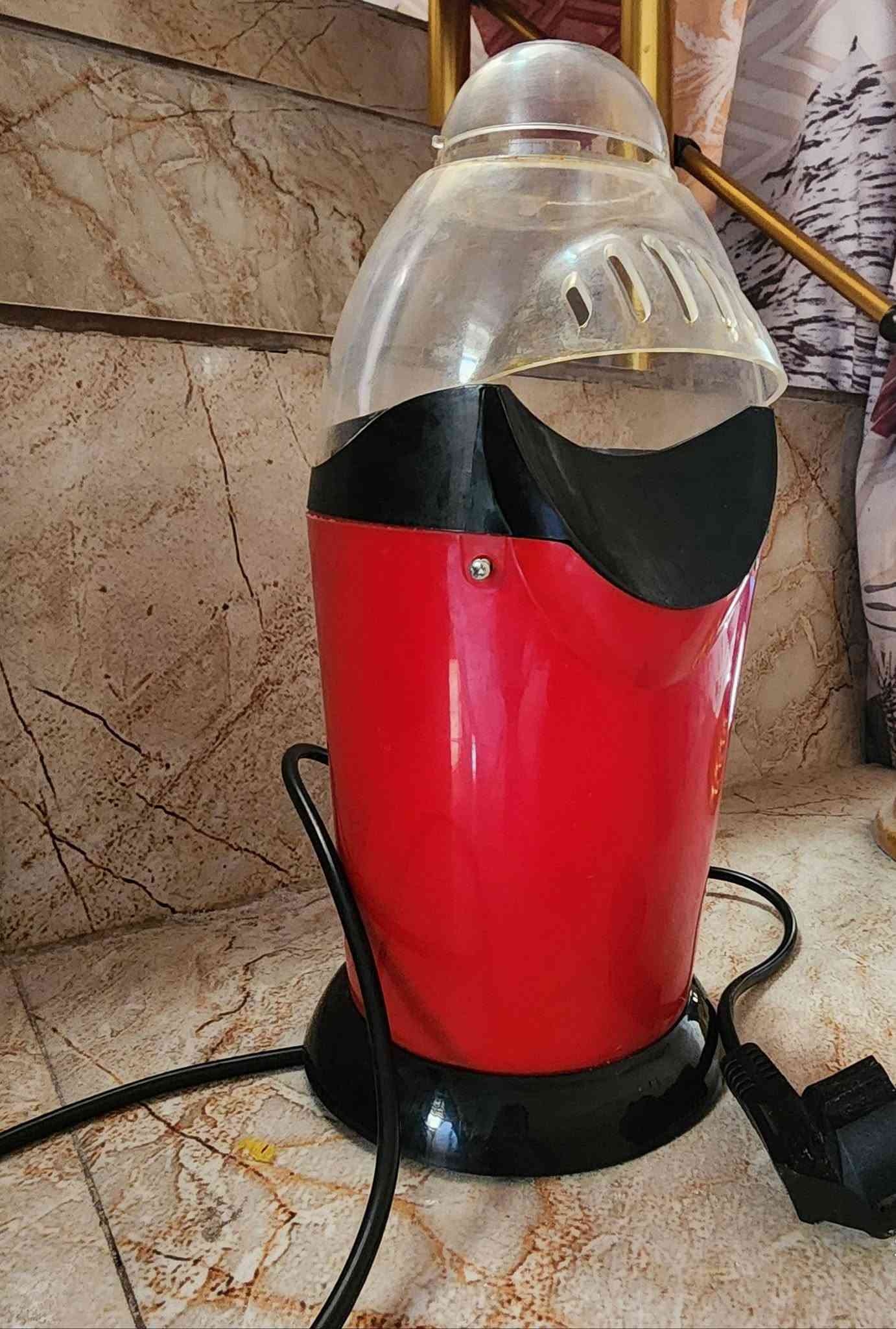غراض منزلية للبيع
● مكينة حلاقة على الشحن عدد 2  شغالات ومابيهن اي عطل سعر المكينة الوحدة : 10 الاف دينار
● مروحة عاطلة وماعرف شنو عطلها  السعر : 10 الاف 
● جهاز شامية على الكهرباء شغال.ومابي اي عطل السعر : 7 الاف دينار
● جهاز كوي استخدام قليل.وشغال مابي اي عطل السعر : 15 الف 
● ميز يستخدم لكوي الملابس استخدمته مرة وحدة وتركته مابي شي نظيف كلش السعر : 25 الف وبي مجال 
للاستفسار التواصل على الواتساب : ***********
