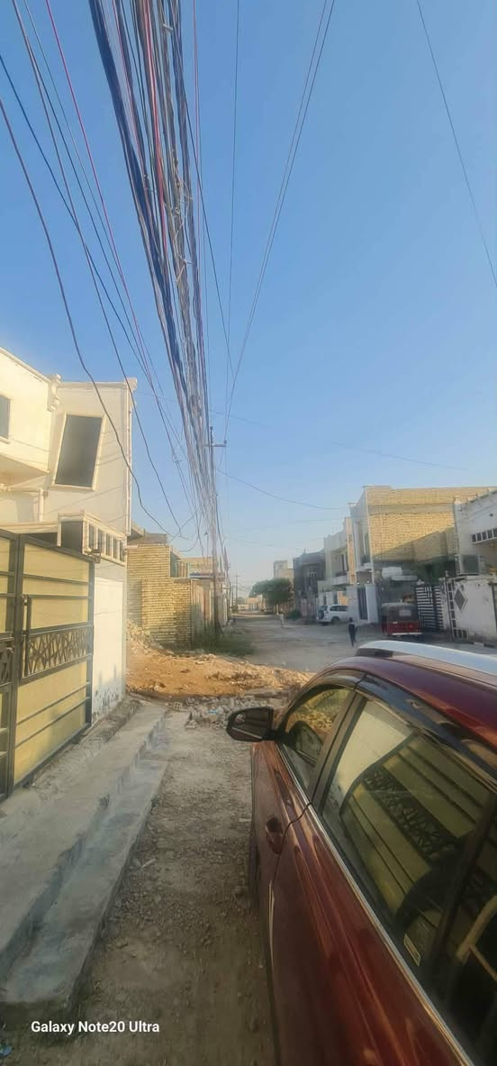 السلام عليكم اخوان بيت مساحه ١٠٠متر ٥*٢٠ بناء حديث طابوگ متكون من غرفه وحمام وصاله مفتوحه ع المطبخ ومنور واستقبال وبياونه واستاره  وصحيات جاهز للسكن  عنوانه بباب الحارة الزراعي الشارع الرئيسي خدمات موجوده  المحوله بالباب وكابينة المولد ايضا بالباب والمي جدا قوي يصعد بدون ماطور  معروض ب٦٥ وبي مجال بسيط ***********
