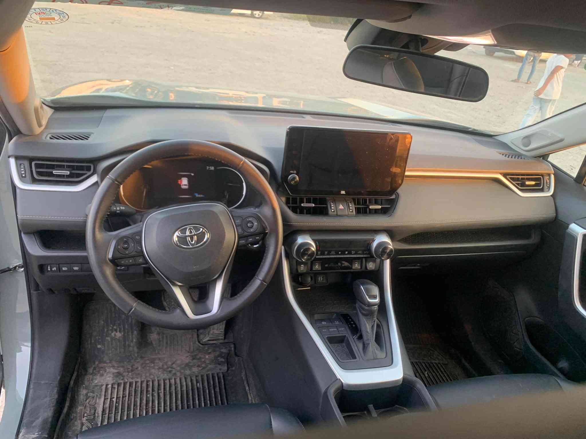 🚘 للبيع لدى معرض GLI للسيارات 🚘
1️⃣ تويوتا RAV4 رافور 
2️⃣ موديل 2023 XLE
3️⃣ الحادث: قطعة كلير، قطعة صبغ
▫️ دوسة جوه صبغ 
▫️  إرباك تكمه مفتوح 
4️⃣ كير ومحرك شرط
▫️ أرقام سنوية جديدة
💰 السعر: 214 قابل للمجال
📞 للاستفسار: ***********
🔥 GLI للسيارات — سيارات مختارة وبأسعار مناسبة 🔥
