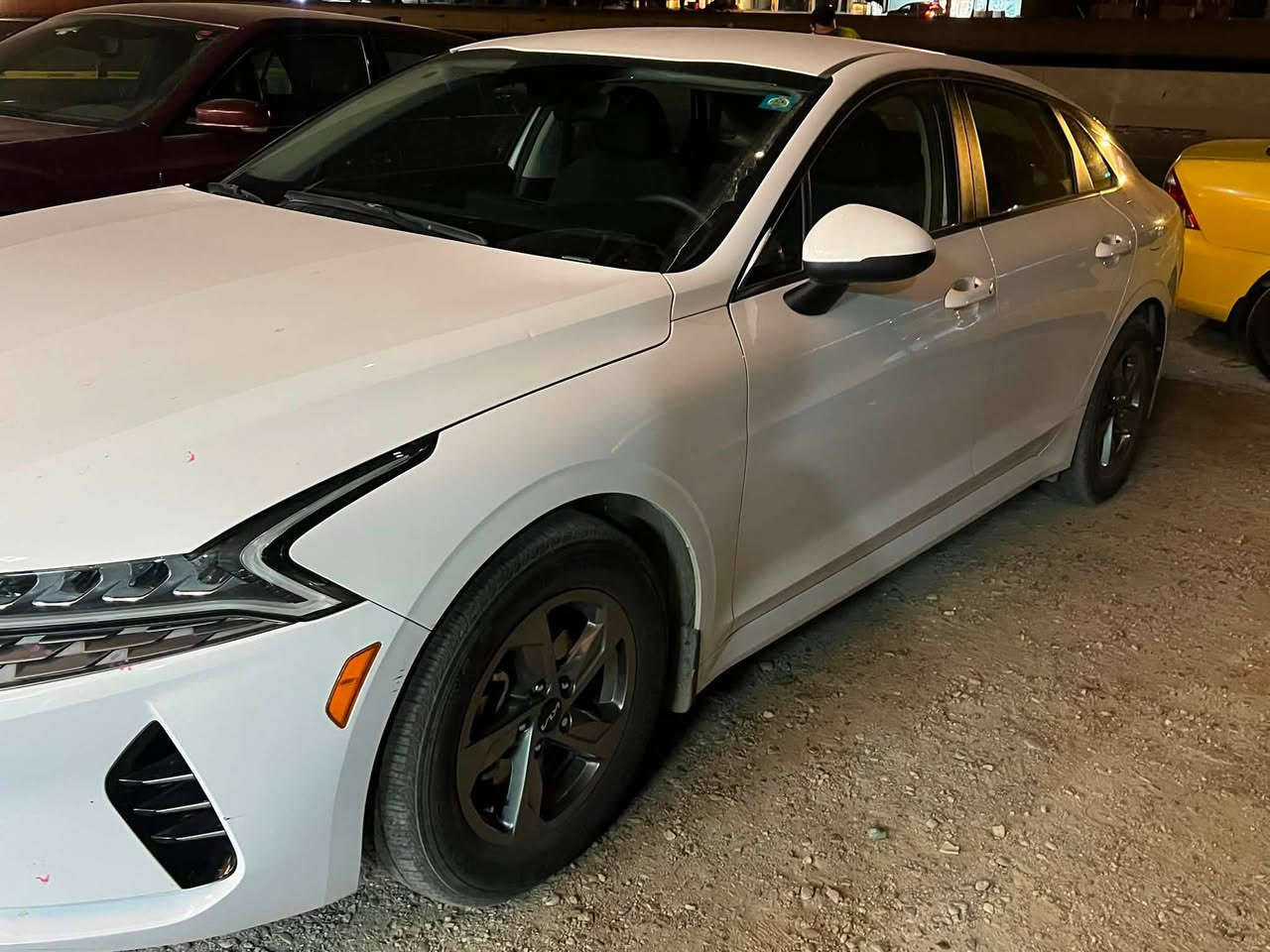 السلام عليكم
K5 موديل 2024 
نص مواصفات lex 
ماشية ٦٥ الف 
رقمها قادسية شهداء بعد سنة تصير حرة 
عندي وكالة بيها حق التحويل ووكالة ثاني يوم 
الحادث موضح بالصور 
وبالاضافة الى اكو قطع بيها صبغ كلير من امريكا ابيع حزام 
 سيارة جديدة للاستفسار 

***********
