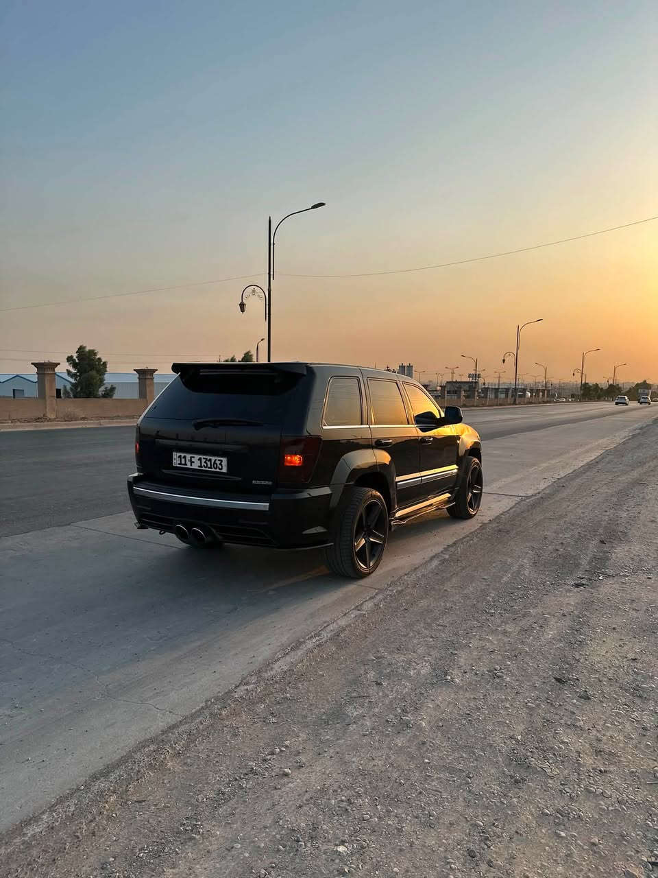 سلام عليكم جيب SRT8 للبيع سياره خليجيه مودیل 2009 ماشیه 175000km محرك 8سلندر 6.1L عداد 300🔥 من نوادر مواصفاتها: كشن جلد و شاموا كشن امامي و خلفي تدفئه و خزن و فتحه سقف و حساسات امامي و خلفي و تلفزيون لايت عدسه و زينون بلادي سياره فول مواصفات سياره ملغي فور ويل قمة متعه بلقياده عليه شوته من شركة موبار و صالونصه من شركه بورلا صوت طرب امريكي  صبغ سياره: قطعتين مبدل بلادي و ثلاث قطع صبغ بدون دواخل بدون ايرباك سياره رقم بغداد بأسمي تحويل ثاني يوم سعر سياره 108$ بيه مجال للطيبين عنوان كركوك رقم:*********** 
معلومه: سياره خليجيه اصل SRT8 من وكاله مو تحوير ❤️‍🔥
