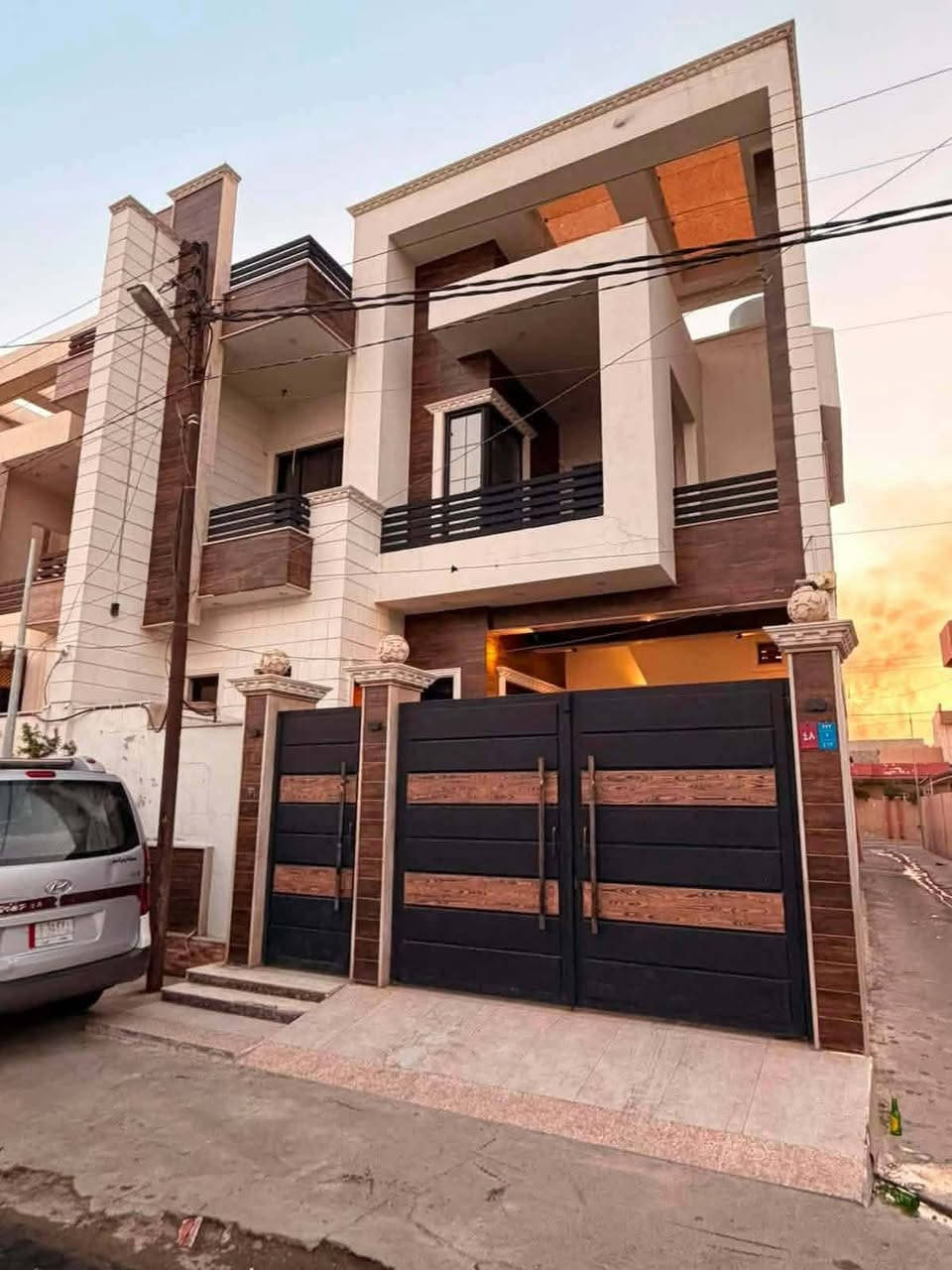 🏡🏡#عروض_مكتب_علي_السامي_للعقارات🏡🏡
         #مقاولات_بناء_البيوت_السكنية
🏠#دار_طابقين_سكني_للبيع  #حي_الرشيدية_قطاع_الاول_قرب_مدرسة_الوسام
#المواصفات بناء عصري وحديث2021
 الطابق الأول غرفتين نوم وهول واستقبال ومشتملات وكراج سيارة ومشمل خارجي
الطابق الثاني 4غرف نوم ومشتملات وبلاكونة
#المساحة170متر 🌍🌍 🏘️🏘️🏘️🏘️
#الواجهة8.5متر🌎🌎👉👉  
#العمق20متر
#سند_طابو_ملك_صرف_تحويل 
#السعر_عالتلغرام                             
#تابعو_القناة  https://t.me/alialsami88 ☎️☎️
🏘️🏘️🏘️🏘️🏘️🏘️🏘️🏘️
☎️☎️للإستفسار الاتصال 📠📠📠
نستقبل عروضاتكم_وطلباتكم العقارية في اغلب احياء المدينة🏕سكني🏕🏡تجاري🏡🏠زراعي🏠
☎️***********📠📠
☎️***********📱واتساب
☎️*********** #محمد_السامي
🏠العنوان/الموصل/حي بيسان/مقابل دائرة الزراعة🏡
