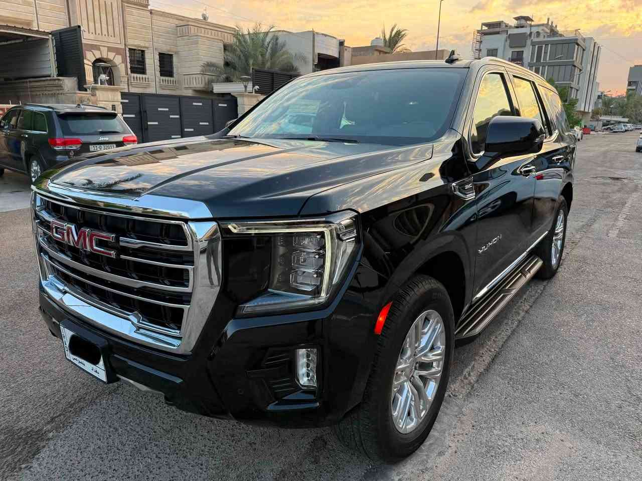 السلام عليكم
جمسي ( GMC)   يوكن  (SLT)    موديل  ٢٠٢٣ 
ماشية  قليل    ١٨   الف كيلو متر
فوووووووول مواصفات
ضمان شركة المنصور 

مكفولة من كلشي  ومغلفة    (PPF) من چانت بعدهي زيرو سعرة  ٢٥   ورقة وبي ضمان

ملاحظة  ////   اخوان هاي الفئة بل  SLT  موديل ٢٠٢٣   تجي فوووووووول  لا تقارنه بالعمية حتى بل  ٢٠٢٤  او  ٢٠٢٥   الفيشن    ما تجي مثل هاي المواصفات وجناية الجمسي يعرفون هذا الشي 

المواصفات
/ محرك  ٥٣٠٠
/ بانوراما
/ ٥  كامرات  ( محيطية)
/ كشنات جلد
/ دشبول دجتال
/ شاشة حجم كبير
/ كشنات امامية  كهرباء ومساج
/ كشنات خلفية كهرباء
/كشنات امامية تدفئة وتبريد
/ كشنات خلفية تدفئة
/ رادار امامي   وخلفي  ( توقف ذاتي )                 وجانبي ( نقطة عمياء)
/ شاحن موبايل وايرلس
/ حساسات امامي خلفي
/ جنطة كهرباء
/ فول تحكمات ستيرن
/ فور ويل 
/ ويل حجم ٢٠ كروم 
/ فول  ايرباكات تكم و كشنات
/ وباقي الانظمة فور ويل  
/ تشغيل عن بعد 
/ تحديد مسار 
/ ٣ انظمة قيادة  سبورت  و  عادي  و اقتصادي    
/نظام قطر العربات

وباقي مواصفات السيارة واضحة بالصور
رقم بغداد  السنوية بسمي ولسيارة ماخذيه زيرو 

المكان   بغداد / الكرخ      الحارثية شارع الكندي
***********
السعر    ٥٢٠    ورقة  وبي مجال بسيط حق العملة
