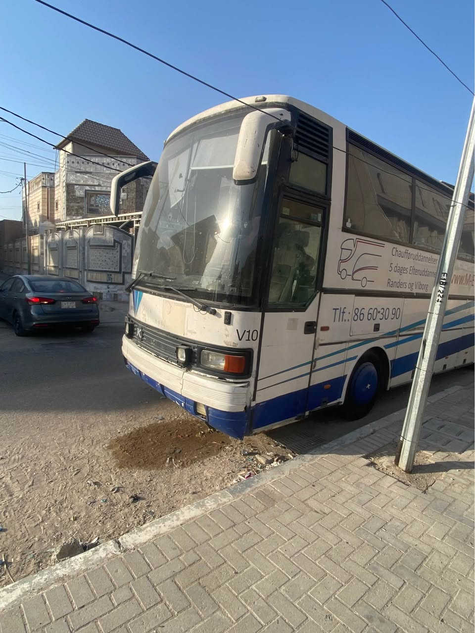 سلام عليكم سياره منشاه تسعينيه  سياره جاهزه من كلشي من مكينه كير حداديه تخم تايرات جديده سياره اي نقص ما بيهه الستفسار تصال عله رقم  مكلف بل نشر مكان سياره بصره *********** البصرة, العراق
