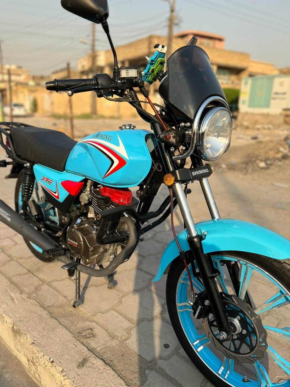 السلام عليكم دراجه شاينك ٢٠٢٥ 
دراجه زيرو قبل شهر تقريباً نزلناها رمبه 
الدراجه كفاله عامه محرك وكشر 
اوراق مو رقم 
اصولي مو سكنر اكفلها بلترقيم 
السعر مليون و ٥٥٠ وبيها مجال المكان الشعب حي سومر متوجد بس عل رقم ***********
