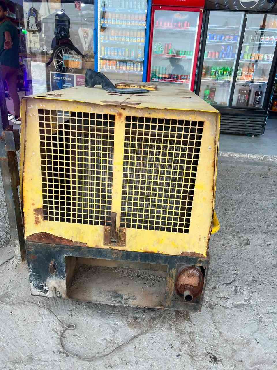مولد بيركز انكليزي 3سلندر كاز مو محور مكينه بلكارتون 30 كيفي شغل120 امبير 100 امبير صافي بس لبدي تعبان سعرها 20 ورقه وبيها مجال بسيط
لاستفسار ***********
