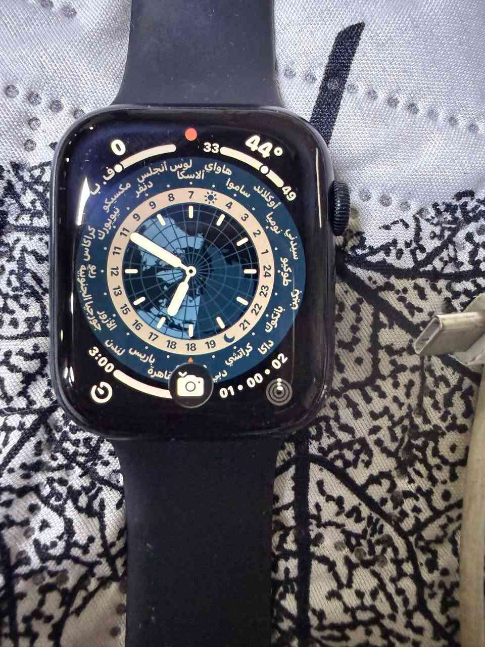 Apple Watch Series 7 GPS
* الخامة: ألمنيوم
* اللون: اسود 
* البطارية: 82% 🔋
* النظام: watchOS 26.3
* النوع: GPS
* الموديل: MKN53LL/A
* الحالة: مستخدمة ونظيفة
* الملحقات: الشاحن + الكارتون  
* الساعة أصلية  السعر 300  للتواصل على واتساب ***********
