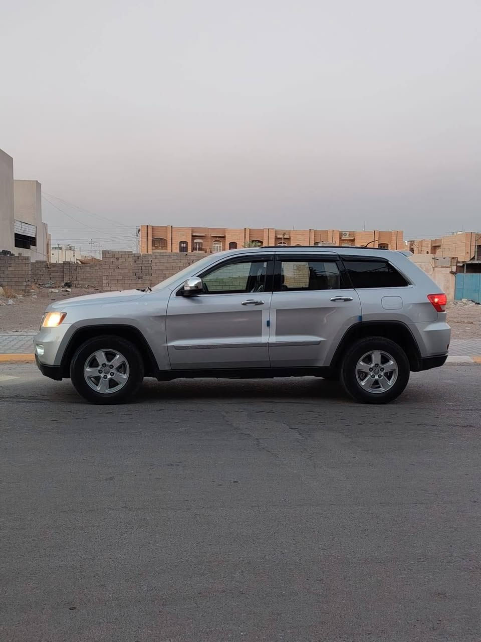 السلام عليكم
جيب لاريدو ٢٠١٢ بسعر مناسب ١٣٢ وبيها مجال مكينه وكير كفاله عامه رقم وسنويه وهزه جديد ضرر باب مبدل بلادي مكانين بارد فقط سياره جديده تبريد تخم تاير صدر خلفي امامي تحويل مباشر تبريد قطعتين السياره بوضع الشركه ماشيه١٦٠
العنوان تكريت 
***********
