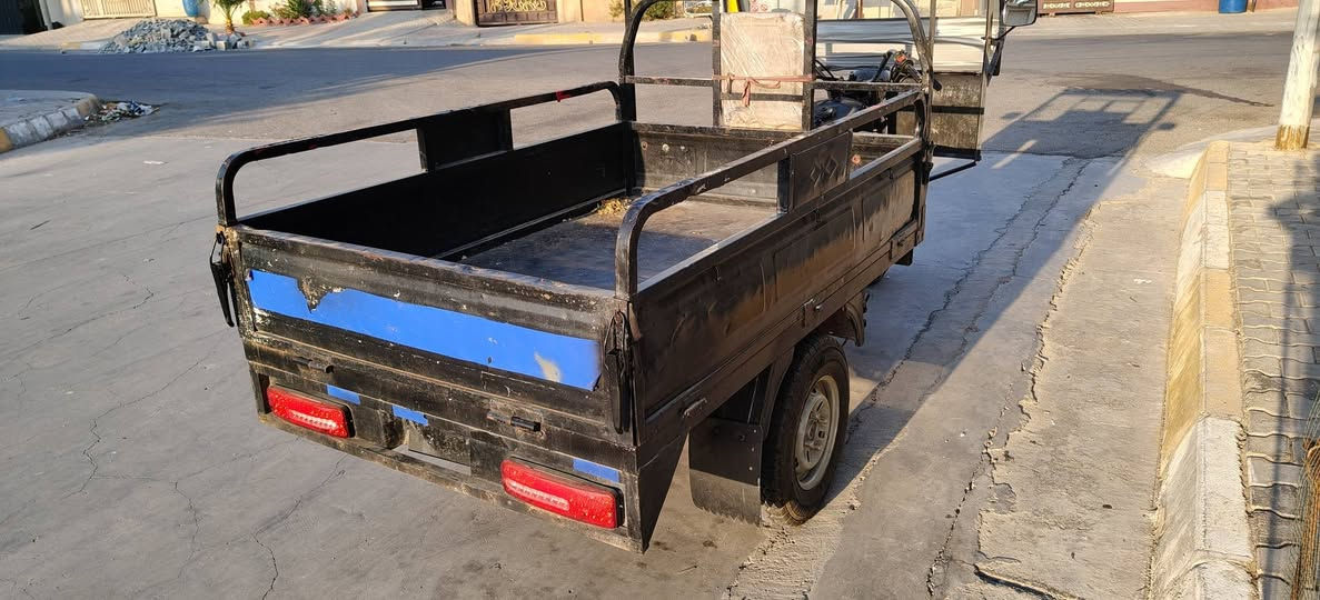 للبيع شرط نكرة سلف وهندر وكهربائيات ورگبة 
سعر 950 الف وبيها مجال قليل 
واتس اب ***********
