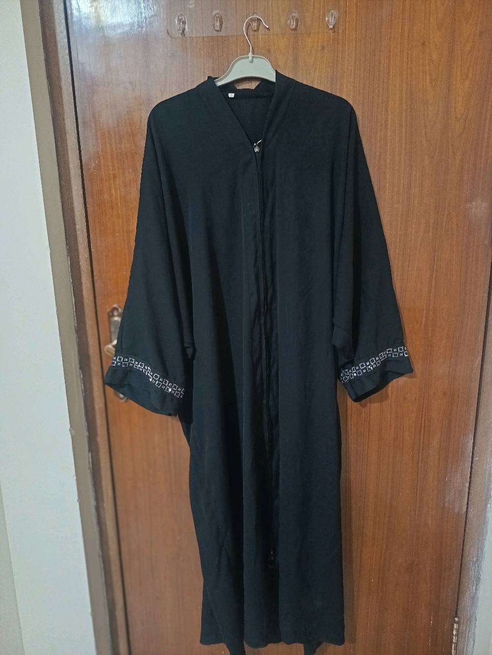 عباية نسائية • قماش سعودي • سحاب