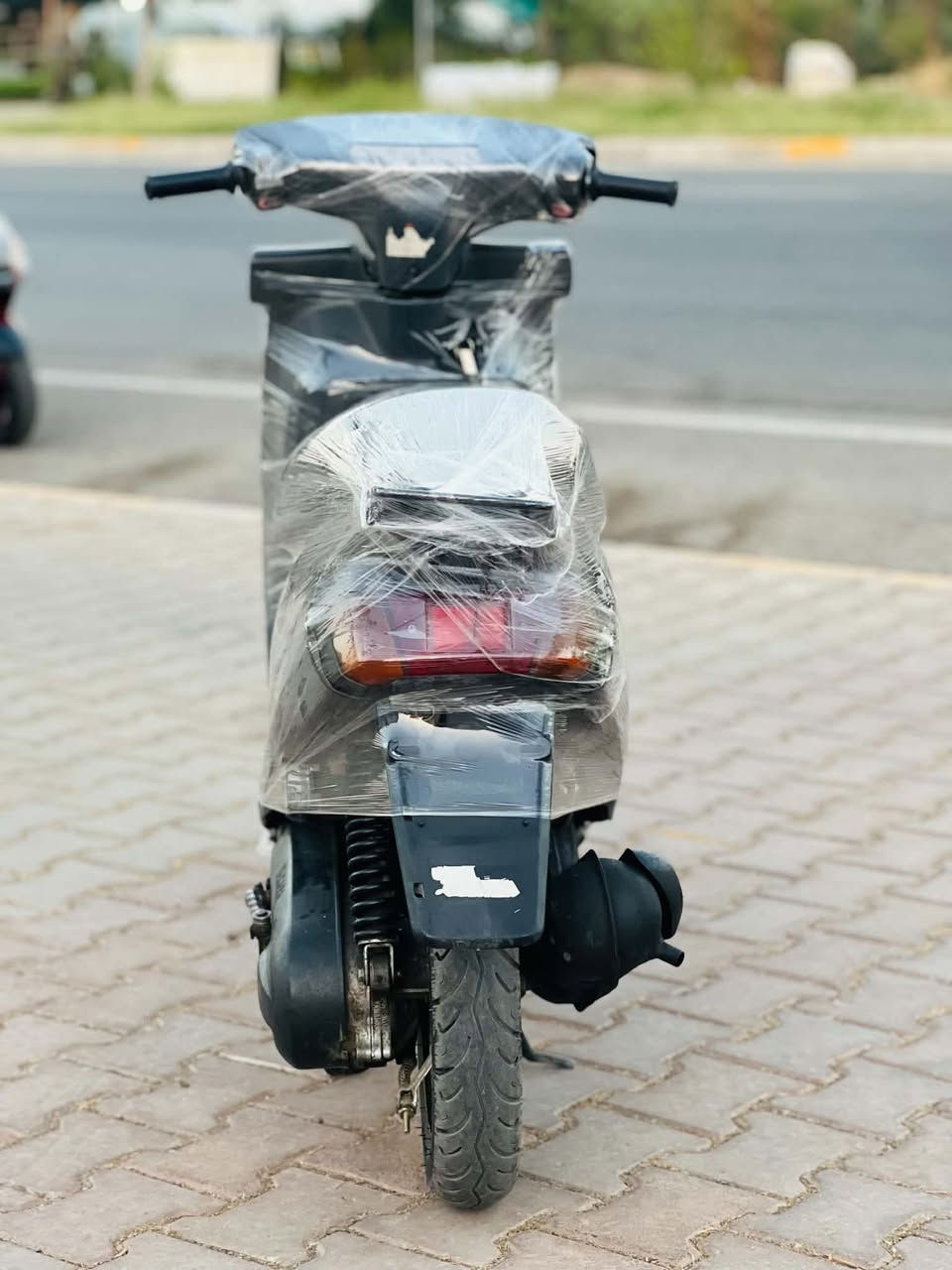 🛵 ياماها (Yamaha) حجم ٦٠ — بدون أي نقص، كلشي بلاد!
يا ولد، دراجة حيل نظيفة وما تصرف، للبيع:
⚙️ المواصفات:
 المحرك: ما ملعوب بيه، كبس بلاد وعلى الشرط.
 الأغراض: الكابريتر، الصنصة، الشوتة، الفيت مبم، والدعاميات كلهن بلاد (لا بيهن فطر ولا كسور).
 الكهربائيات: شغال من الدعامية للدعامية، الدشبول والأجهزة كلهن شغالين.
 التايرات والبريكات: التايرات جُدد (لوك)، والبريكات كلش مضبوطة.

📝 ملاحظة: الدراجة ما مغيرة بيها أي قطعة، جاهزة للفرة وما بيها أي مشكلة (ما شاء الله).

💰 السعر والتواصل:
 السعر (375 )
 رقم التليفون: 📞 
***********
 المكان: 📍 كركوك - 
حي نصر
✨ المهتم ويحب يشتري، يتصل بينا وتدللون. ✨

🔱🔱🔱🔱🔱🔱🔱🔱🔱🔱🔱🔱

🛵 یاماها (Yamaha) قەبارە ٦٠ — بێ کێشە و بیلادی!
کڕیارانی بەڕێز، ماتۆڕێکی زۆر خاوێن و بێمەسڕەف بۆ فرۆشتن:
⚙️ تایبەتمەندییەکان:
 مەکینە: دەستکاری نەکراوە، کەپسی بیلاد و بە شەرت.
 پارچە بیلادییەکان: کابریتەر، سالۆنسا، شوتە، فیت پەمپ و کفری هەمووی بیلادین (بێ شکاوی و بێ درز).
 کارەبایی: تەواوی گیانی ئیش دەکات، دەشبول و ئامێرەکانی کاران.

 تایە و بڕێک: تایەکانی لۆکن و بڕێکەکانی زۆر مەزبووتن.

تێبینی: ماتۆڕەکە هیچی نەگۆڕدراوە، ئامادەیە بۆ لێخوڕین و هیچ کێشەیەکی نییە (ماشاءالله).

💰 نرخ و پەیوەندی:
 نرخ: (375)
 ژمارەی پەیوەندی: 📞 ⁠
***********⁠
 شوێن: 📍 کەرکووک - 
حي نصر
✨ هەرکەسێک ویستی پەیوەندیمان پێوە بکات، لە خزمەتدائین. ✨
