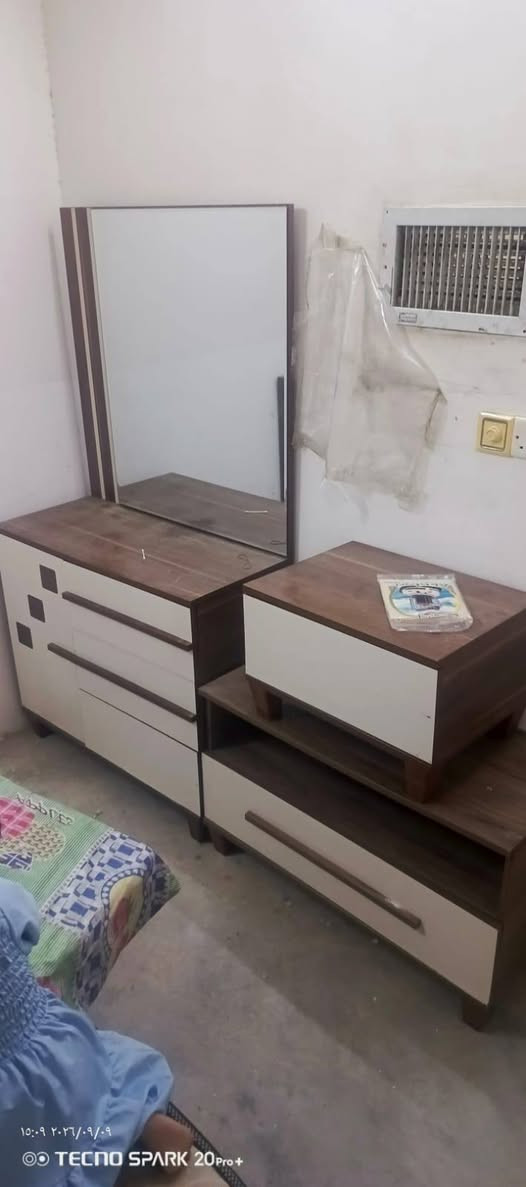 اغراض للبيع بسعر جدان مناسب بيع سريع توصل خاص او واتساب ***********

نص مكتوب في الصور:
- ١٥:٠٩ ٢٠٢٦/٠٩/٠٩
- OO TECNO SPARK 20 Pro+
- 15:10 2026/09/09
- TECNO SPARK 20 Pro+
