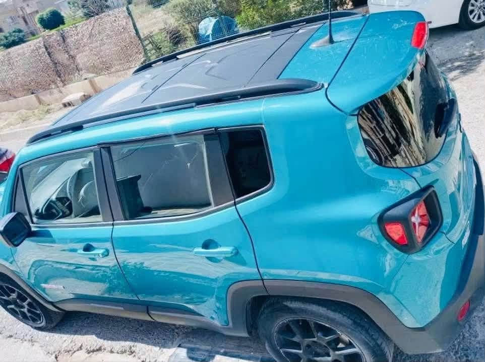 جيب رينيجيد Jeep Renegade
الموديل:2020
لون: فيروزي مميز
فئة: Sport
مواصفات:
بصمة
مقاعد:قماش 
شاشة وسطيه
كشافات ضيابية 
مثبت سرعة 
محرك:2400
وارد امريكي 
عداد المسافة:67000 ميل 
بچم كبس 
الضرر: بابين جهة السكن فقط
السعر: $118 وبي مجال قليل
للاستفسار اكثر: ***********
