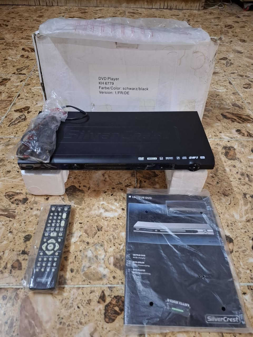 مشغل اقراص خارجي CD/DVD جديد أصلي أمريكي 🇺🇸 شرط الضمان والفحص ويعمل بخاصية COUT/USB/DC / ويشتغل من الموبايل  ويشغل  cd/dvd  تسجيل جميع الامنافذ بيه سعرة [ 40 ] ألف يوجد توصيل اتصال [***********]
