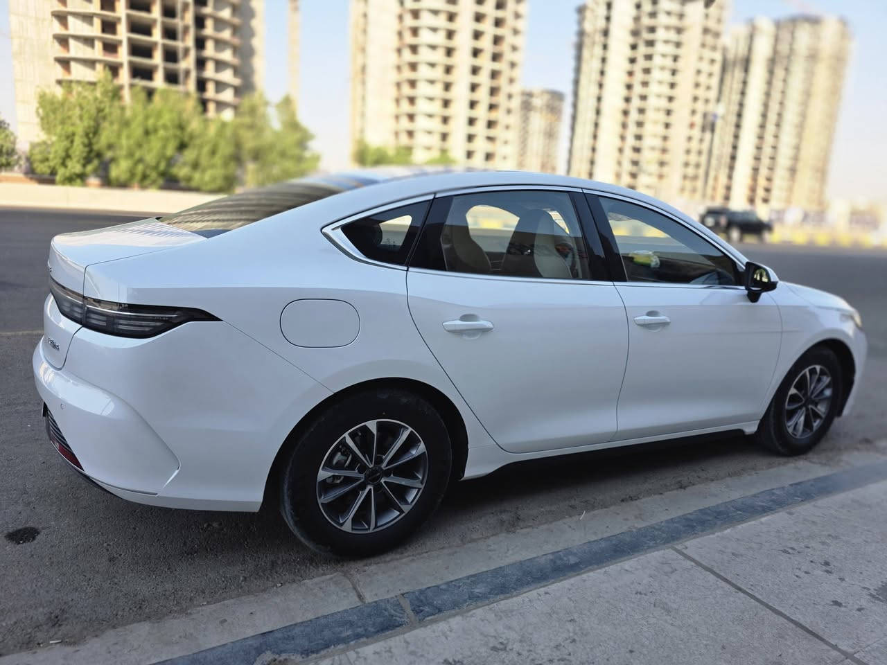 🔥🔥 للبيع BYD DESTROYER موديل 2025 – فل مواصفات 🔥🔥
🚘 BYD Destroyer 2025

🤍 اللون: أبيض

✨ نظافة عالية جداً

📏 الممشى: 13000 كم  الكلي مع الشحن – حقيقي

🛡️ مكفولة من الضربات والصبغ

📍 بغداد 

🪪 رقم بغداد بأسمي

📄 سنوية جديدة

⚡ محرك 1500 هايبرد

🔋 3 أنظمة: شحن ذاتي + هايبرد + شحن خارجي

🔥 فل مواصفات وتجهيزات:

🔹 مقاعد جلد أبيض رياضية + فتحة سقف

🔹 لايت داينمك عالي وناصي أوتو

🔹 شاشة كبيرة قلابة مرتبطة بالذكاء الاصطناعي

🔹 كامرة خلفية دوارة

🔹 بكلايت LED

🔹 بصمة + كارت

🔹 هاندر بريك بصمة + أوتو هولد

🔹 كيجات شاشة🔹 LED أوتو + LED صباحي 

🔹 تبريد قطعتين

🔹 10 إيرباك 🛡️

💯 السيارة جاهزة ونظيفة جداً وما تحتاج أي مصروف.

👀 المعاينة خير دليل على النظافة.

💰 السعر: 19,600,000 دينار عراقي – قابل للتفاوض  

📞 ***********

@إشارة 

🔥 للجادين فقط
