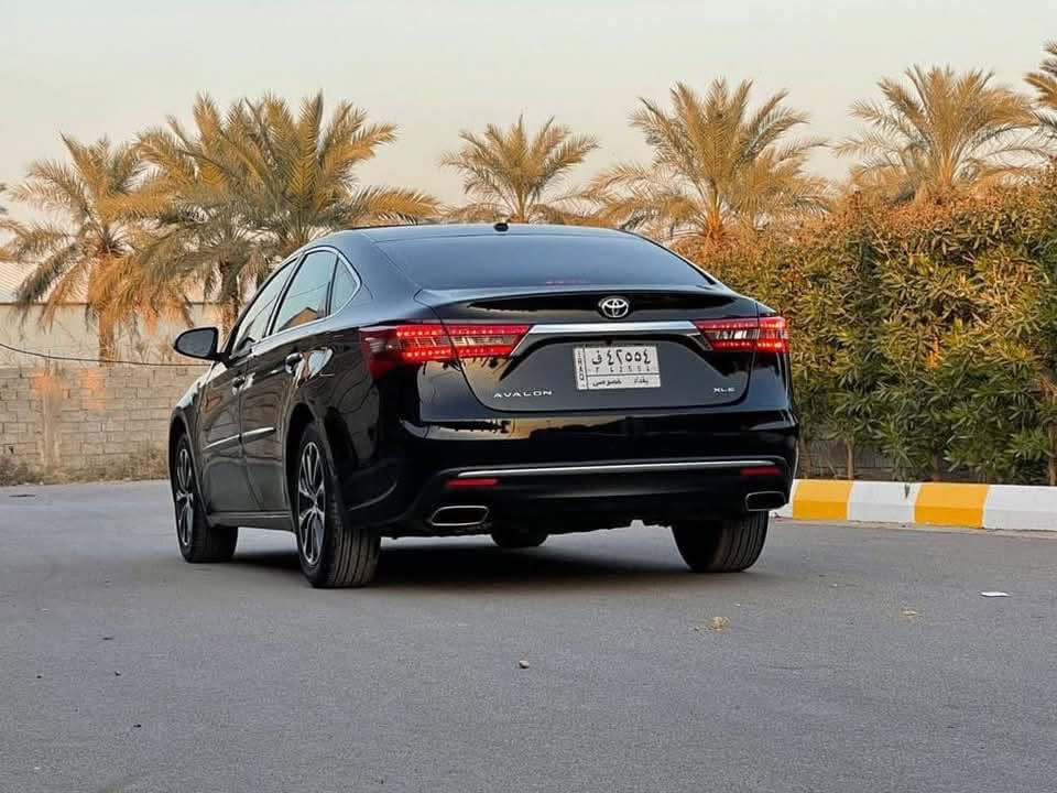 سلام عليكم افلون وارد امريكي مواصفات XLE
رادار
فتحه 
تحكم ستيرن كشنات تدفئه
موديل 2018 
ماشيه ١٦٠ الف 
رقم بغداد ب اسمي 
سياره جاهزه من كل نواحي
عليها تخم تاير دنلوب 
سعر ١٥٥ وبي مجال 
***********
