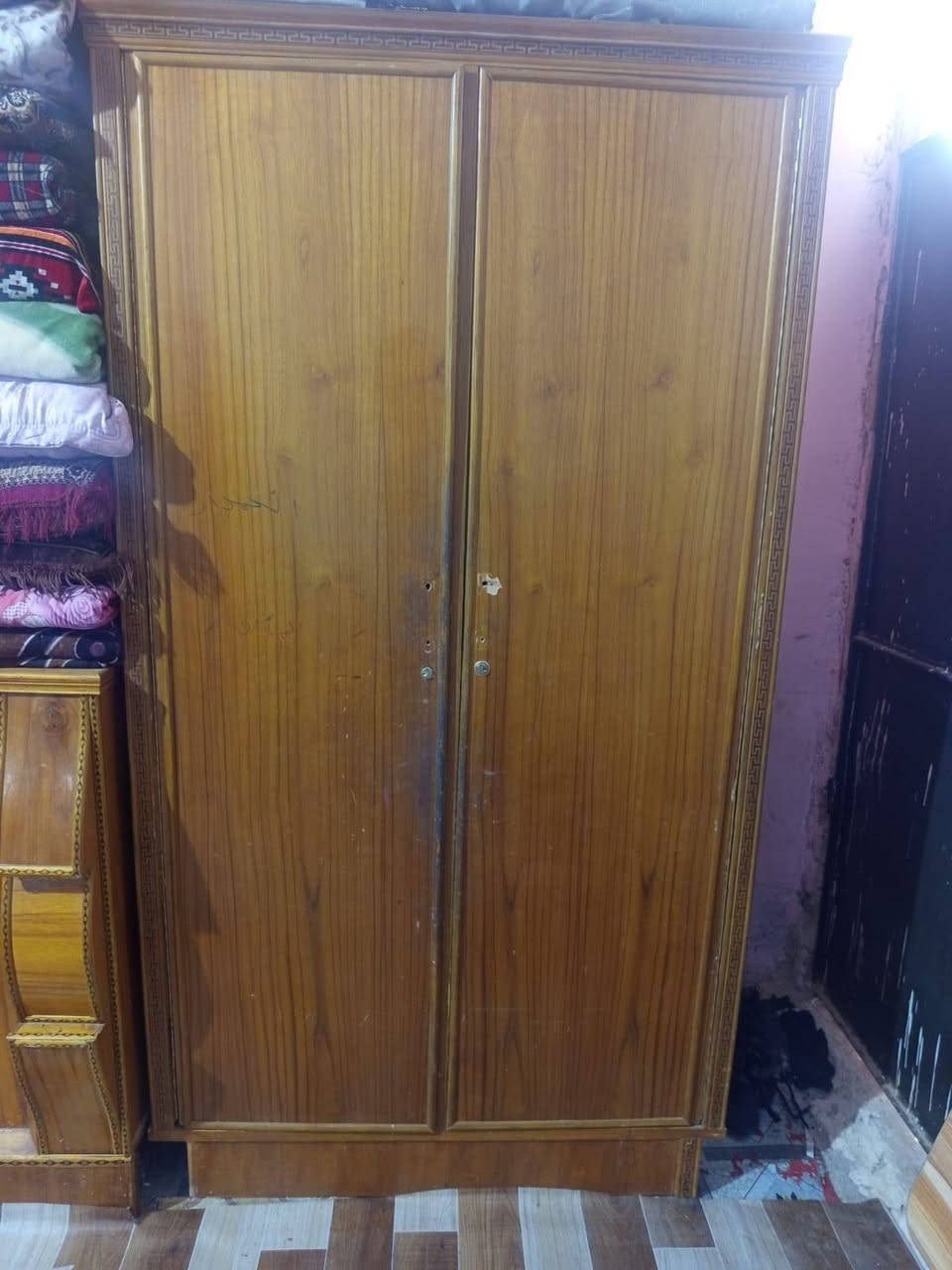 بوفيه وكنتور ب 150 قفل بي واتس ‎***********
