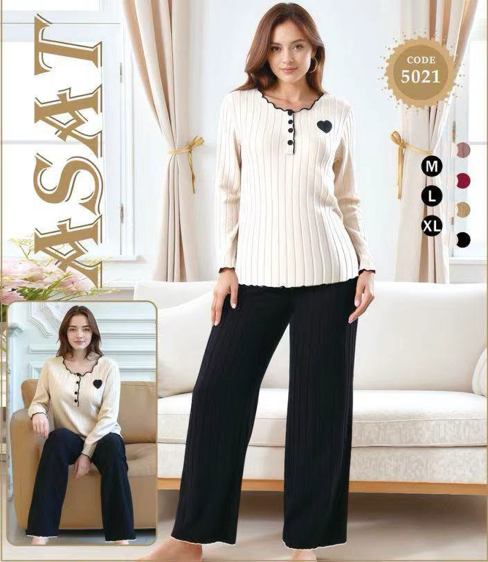 قياس ( M - L - XL ) 
السعر 96 الف
الدرزن 4 الوان 
خامه مخمل قطن درجة اولى

***********

مخزن he

نص مكتوب في الصور:
- CODE K013 M L XL
- XS S M XL CODE 5024 M L XL 4/8
- ASAT
- CODE
- 5022
- M
- L
- XL
- 2/8
- 5027
- ASAT CODE 5028 M L XL 8/8
- L XL XXL H007 M L XL
- ASAT CODE 5021 M L XL