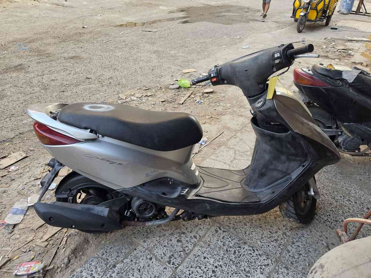 السلام عليكم دراجة بريز للبيع السعر ٧٠٠ الف بغداد الصالحية ***********
