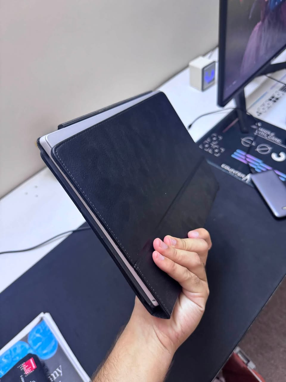 لابتوب سيرفيس برو 6 كييورد
منفصل
256gb SSD
Sd car 128 gb اني ضايفلة
8
••.
• Feeling/activity
شاشة 2K لمس
جهاز اخو الجديد شخط مابي استعمال قليل مع كامل الملحقات شاحنة وحقيبة اصلية
وقلم وحافظة جلد ولاصق شاشة اصلي سعر ٤٥٠ وبي مجال قليل مكاني بغداد اتصال
***********
