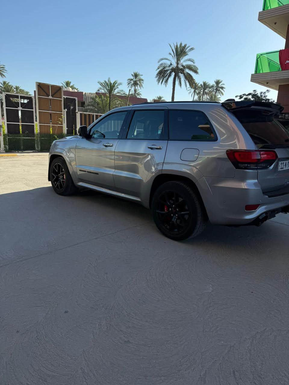 جيب SRT 2021 للبيع او مراوس حسب القناعه
جيب كراند شيروكي SRT اصل 
الموديل : 2021 
المحرك : V8 / 6400 
الكير : أوتوماتيك
الحالة سياره بدون ايرباك
الـــــمـــواصــفـــــات 
فول مواصفات خنك لل اخير 1/1 لل اخير
من رادار الامامي وخلفي وجوانب .. الخ 
رادار امامي مع مانع تصادم . 
رادار خلفي نظام بريك اوتماتيكي ( Auto Break System )
نظام الاسطفاف الالي (اوتوپارك) 
نظام تحذير الخروج عن المسار 
دفع رباعي 4x4 . 
فرش المقاعد من الجلد والشاموا 
دشبول جلد  . 
صفي المقاعد الأمامية كهربائية 
ذاكرة لحفظ وضعيات الجلوس ( كرسي السائق ميموري) 
صفي المقاعد الأمامية مع تبريد وتدفئة . 
صف المقاعد الخلفية مع تدفئة .
انظمة القيادة على حلبات السباق  (رياضي) 
نقطة عمياء  ( رادار جانبي) 
ويل SRT  اكبر حجم قياس 20 انج
مقود  (ستيرن) السائق كهربائي 
تدفئة ستيرن 
سقف بانوراما
شاشه كبيرة 
مصابيح امامية زنون 
المصابيح الأمامية مع LED لايت 
مصابيح خلفيه (بك لايت)  لد
كشافات ضباب بروجكتر زنون 
تشغيل عن بعد
صندوق كهربائي 
حساسات أمامية اصليه تظهر في الدشبول
حساسات خلفية اصليه تظهر في الدشبول
كاميرا خلفية اصليه دواره
بخاخ ماء لتنظيف المصابيح الامامية (زراك لايت)
مرايا متحسسه للضوء العالي
بلوتوث تلفون 
محدد سرعة  ( كروز سرعه )
ايرباكات عدد 12 
نظام صعود مرتفعات
نظام تزحلق 
نظام معرفة ضغط الاطارات
نظام اقتصاد بالوقود eco
نظام مكابح  EBD 
عداد 300 سرعه مفتوح  
اخوان السوك كل شي بيه ميعجبك السعر اعبر المنشور وادعيلنا بالرزق سياره متعوب عليها وناصبه الاخير متتقارن ب تعبانات والي بيهن نواقص من ناحية نضافه والصرف والنصبه
رقم بغداد الجديد  تحويل ثاني يوم 
الموقع :بغداد
 اتصال رقم تليفون : ***********
